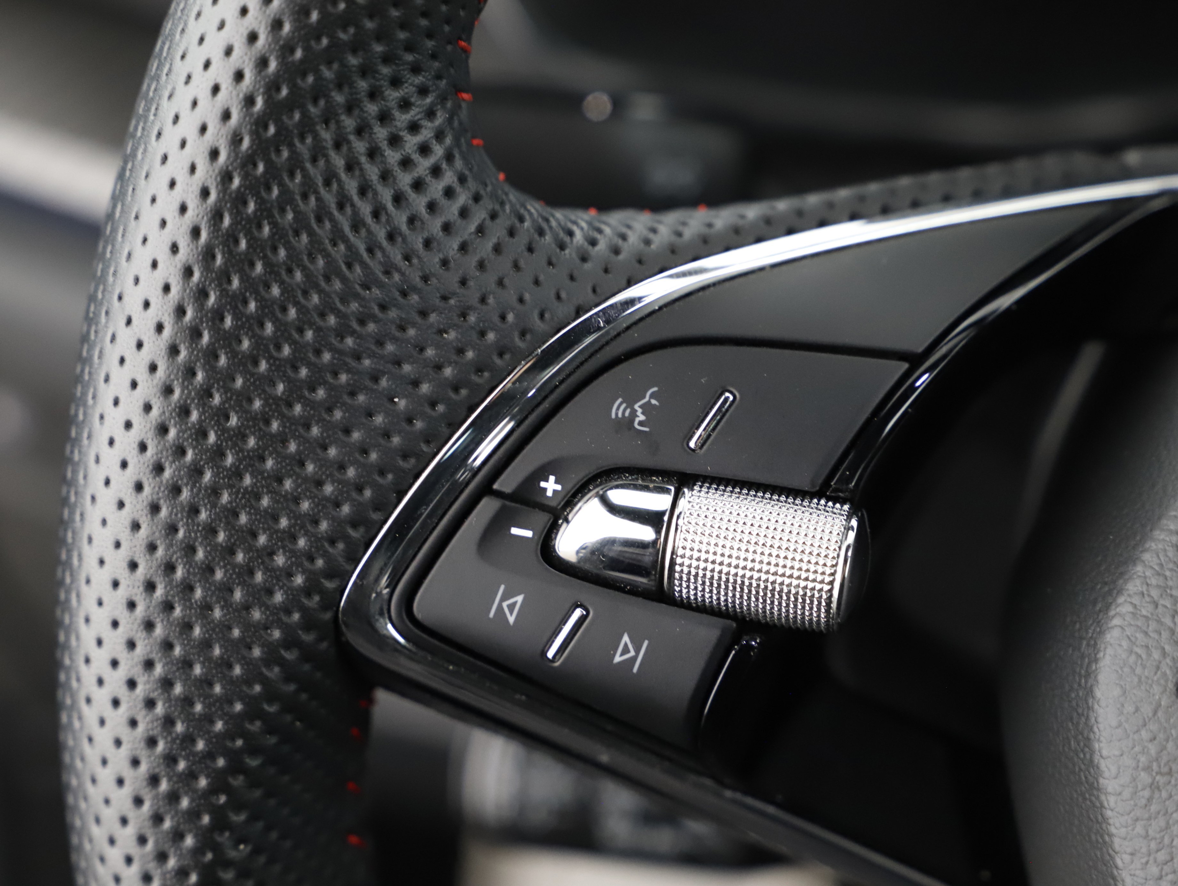 Skoda Octavia Combi 2.0 TSI RS | Bild 17 von 30