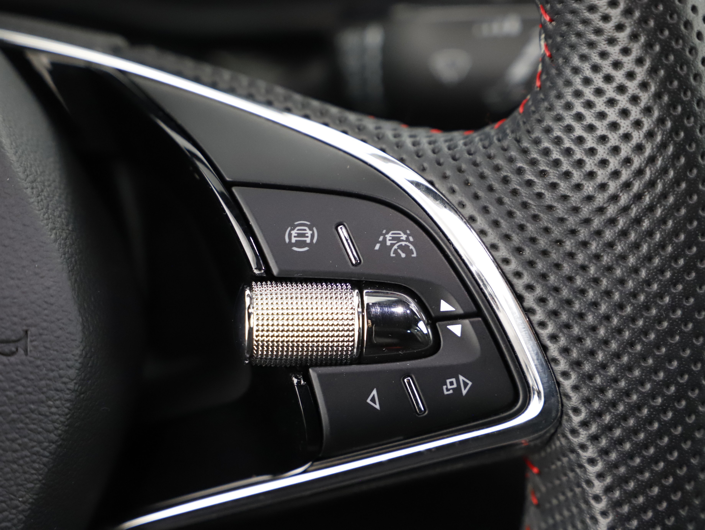 Skoda Octavia Combi 2.0 TSI RS | Bild 18 von 30