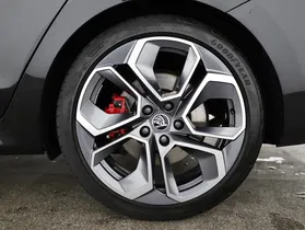 Skoda Octavia Combi 2.0 TSI RS | Thumbnail 10 von 30