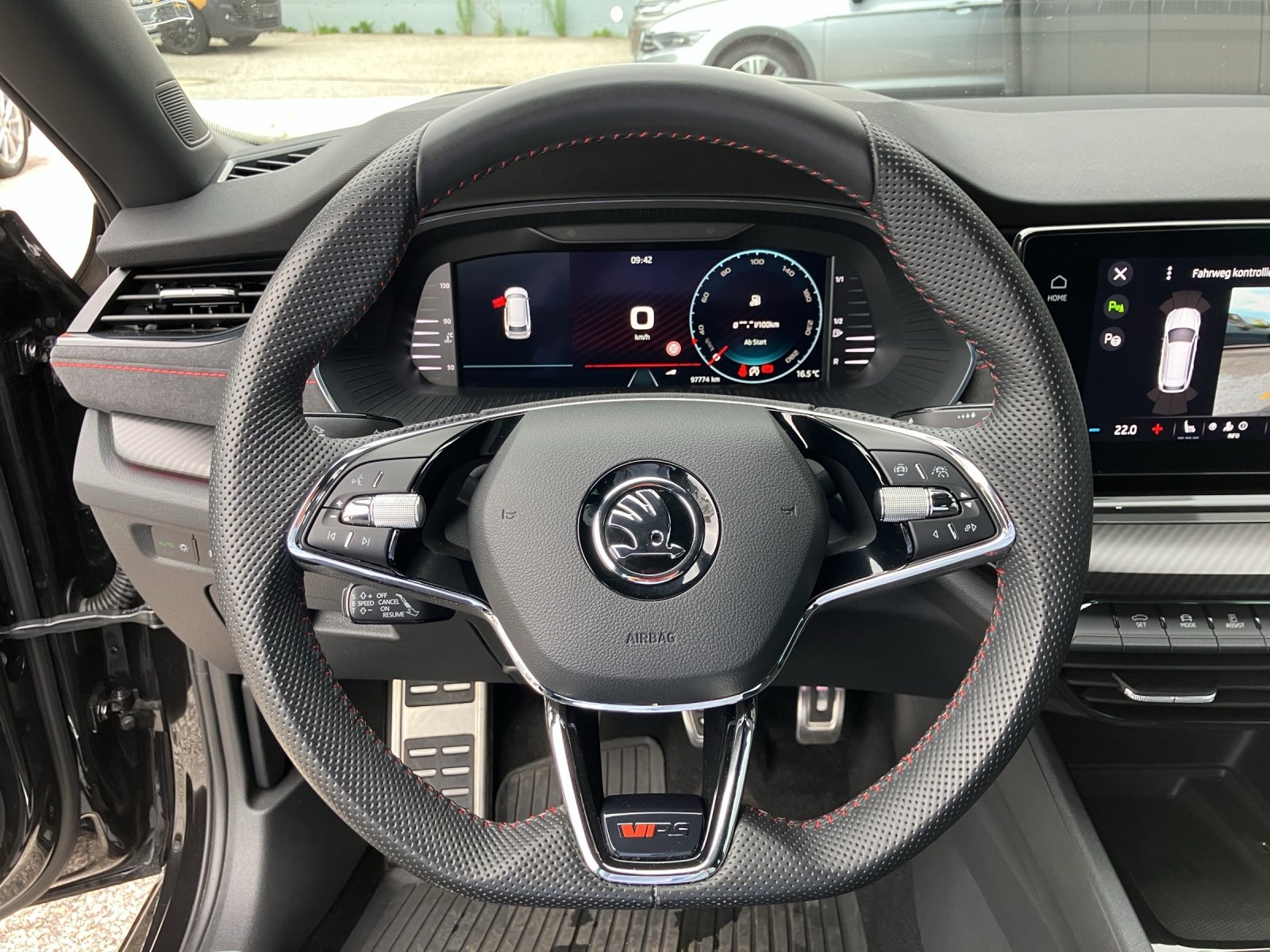 Skoda OCTAVIA Combi RS 2.0 TSI | Bild 11 von 20