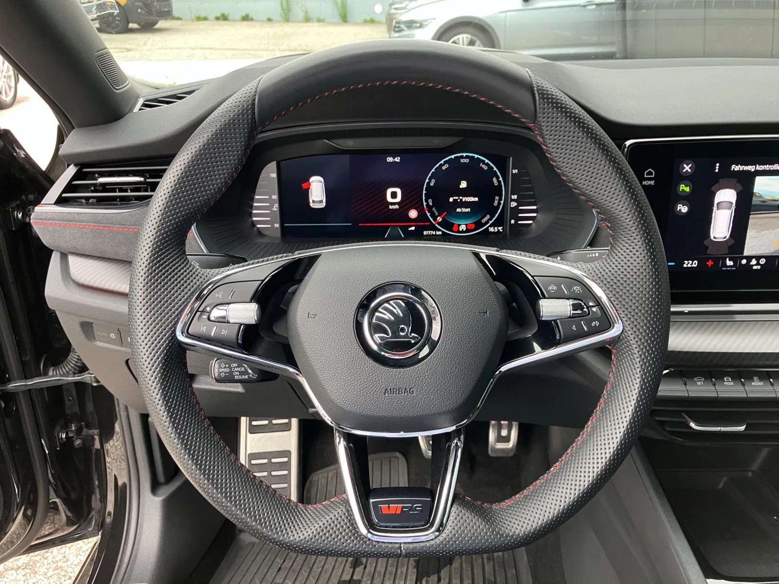 Skoda OCTAVIA Combi RS 2.0 TSI | Bild 11 von 20