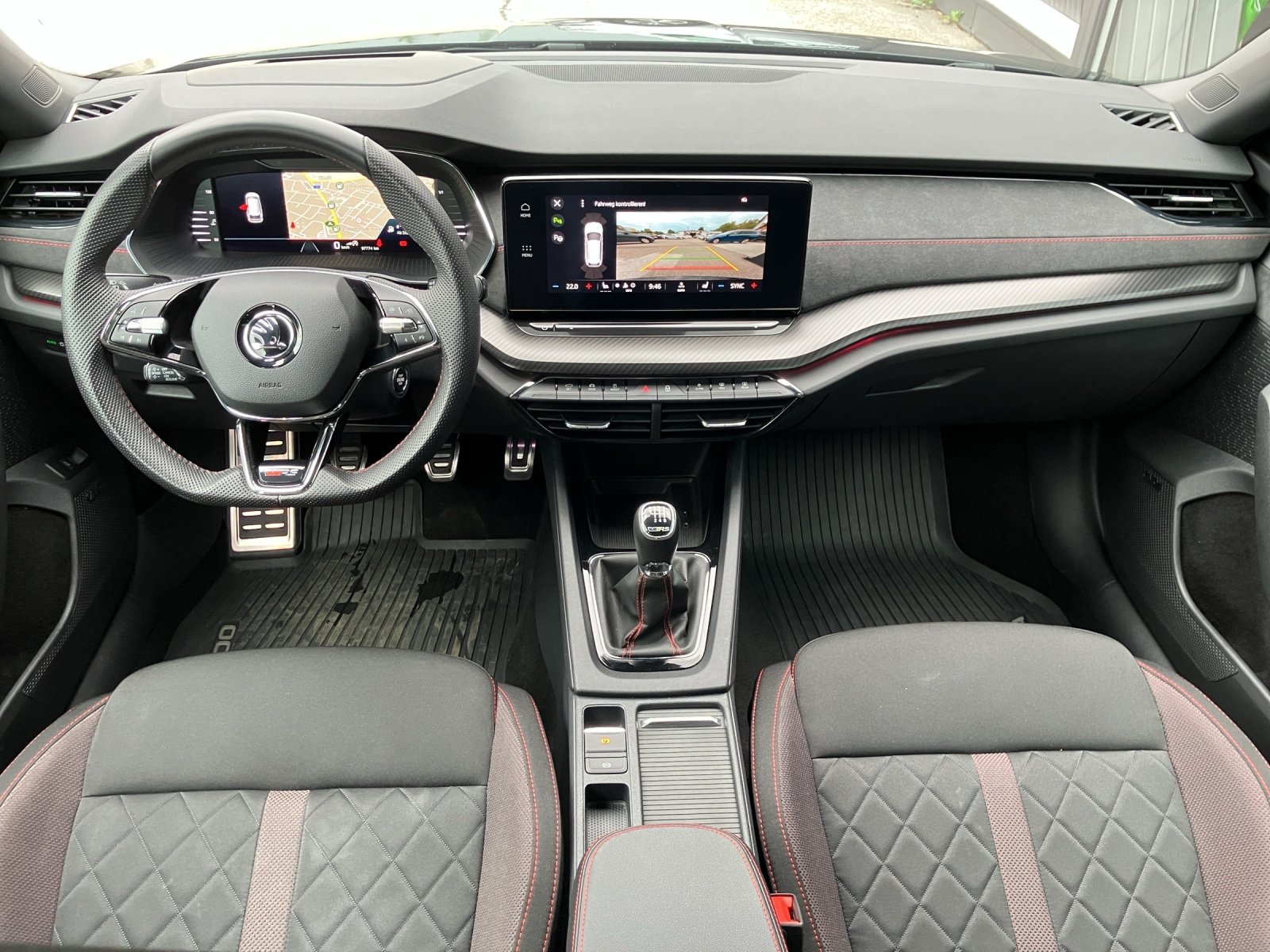 Skoda OCTAVIA Combi RS 2.0 TSI | Bild 10 von 20