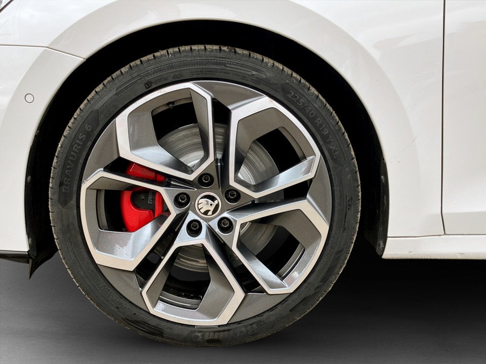 Skoda Octavia Combi 2.0 TSI RS DSG | Bild 6 von 26