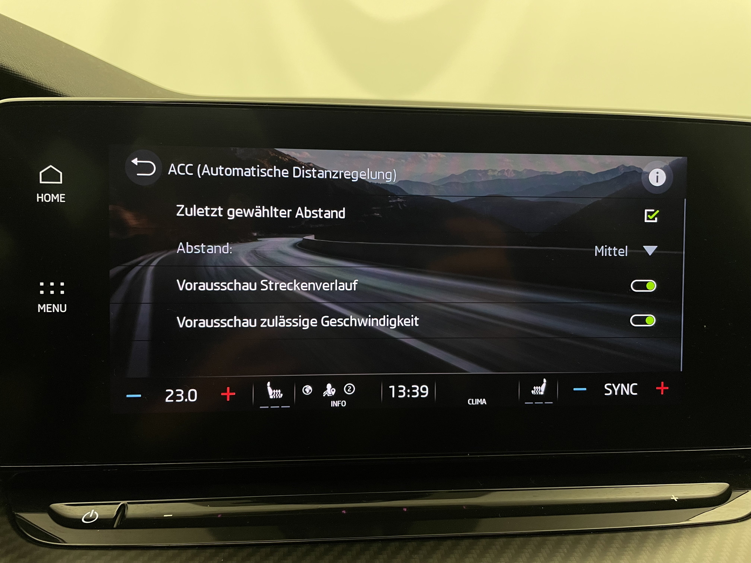 Skoda Octavia Combi 2.0 TSI RS | Bild 22 von 31