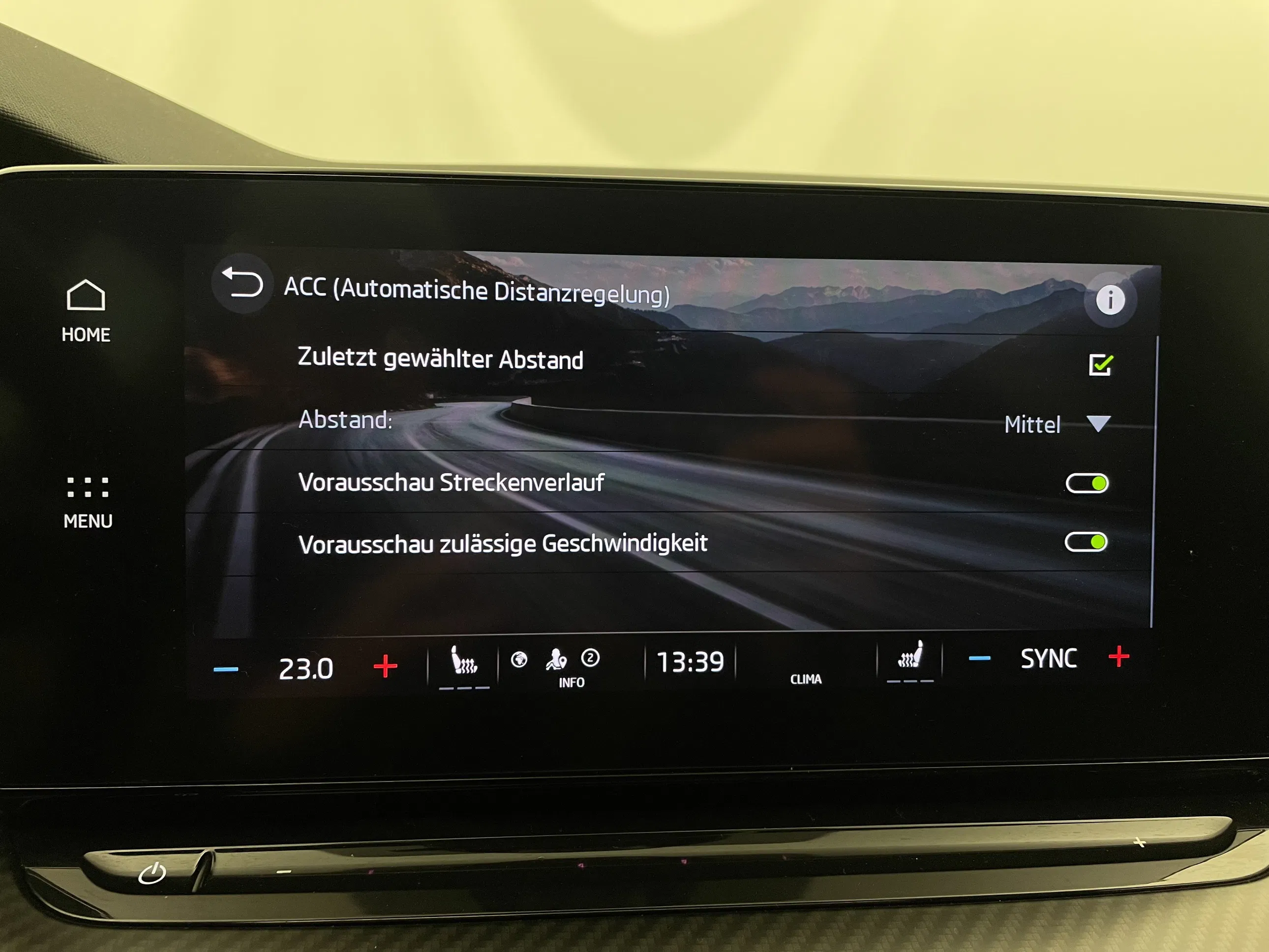 Skoda Octavia Combi 2.0 TSI RS | Bild 22 von 31