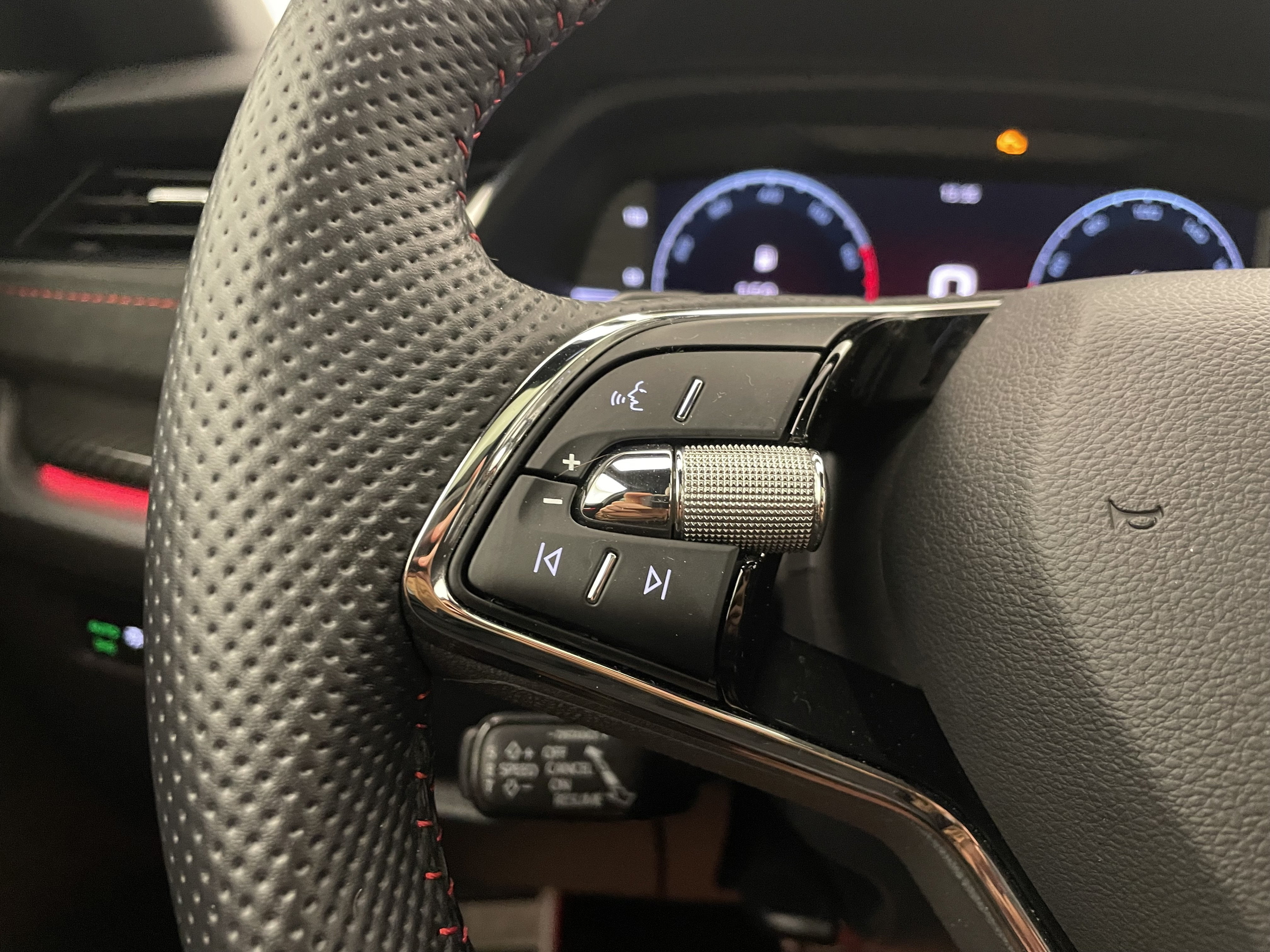 Skoda Octavia Combi 2.0 TSI RS | Bild 28 von 31