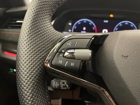 Skoda Octavia Combi 2.0 TSI RS | Thumbnail 28 von 31