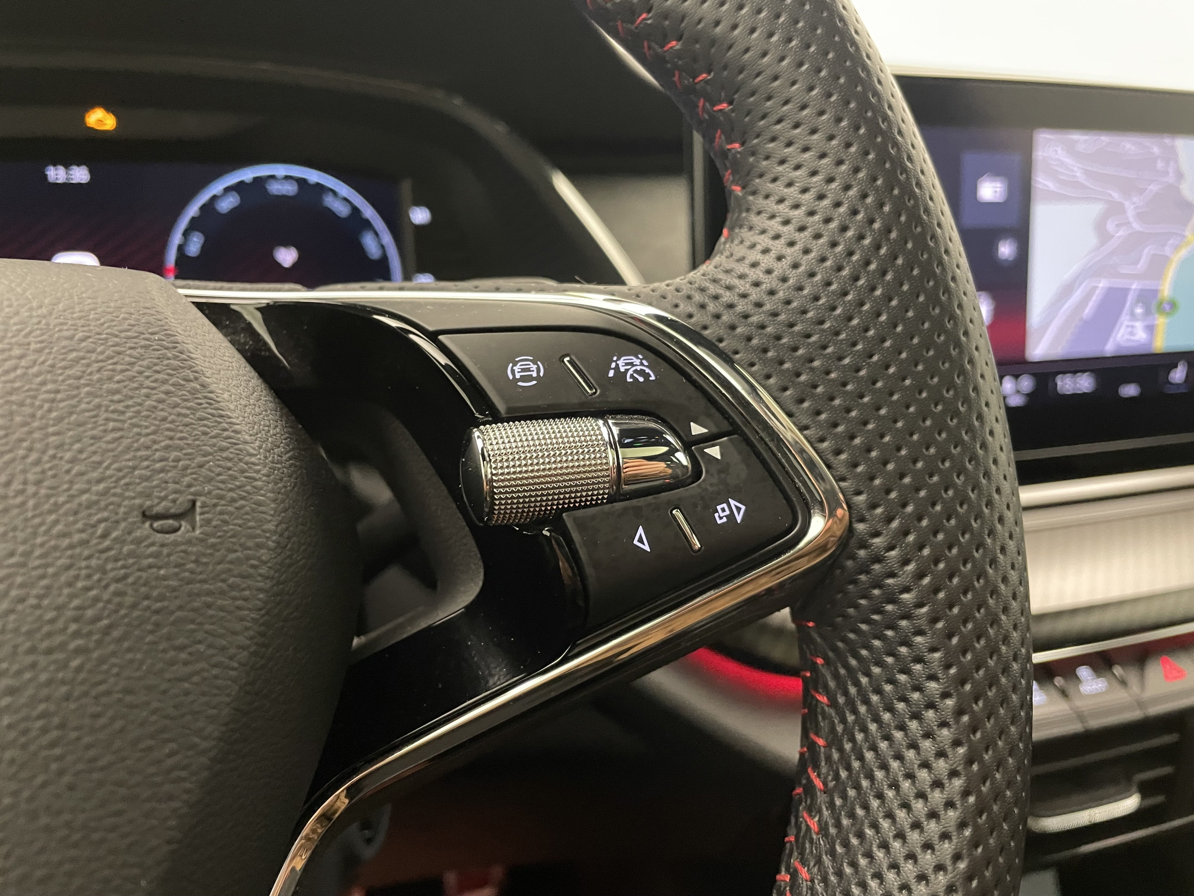 Skoda Octavia Combi 2.0 TSI RS | Bild 29 von 31