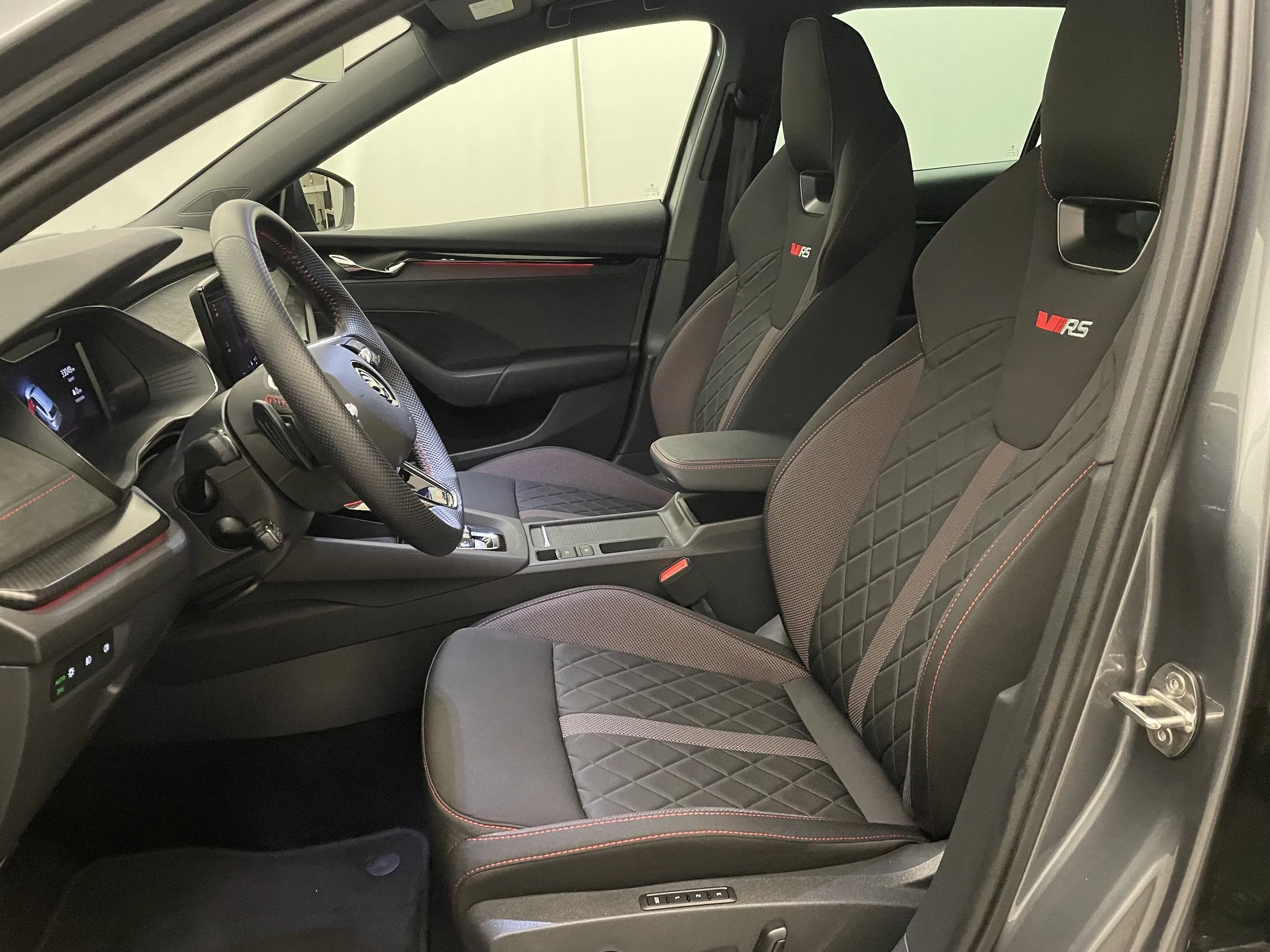 Skoda Octavia Combi 2.0 TSI RS | Bild 10 von 31