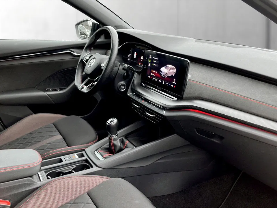 Skoda Octavia Combi 2.0 TSI RS | Bild 11 von 24