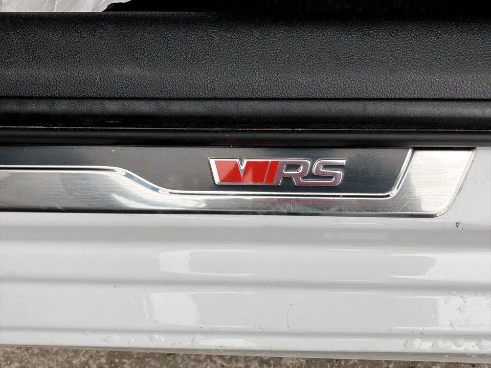 Skoda Octavia Combi 2.0 TSI RS | Bild 16 von 24