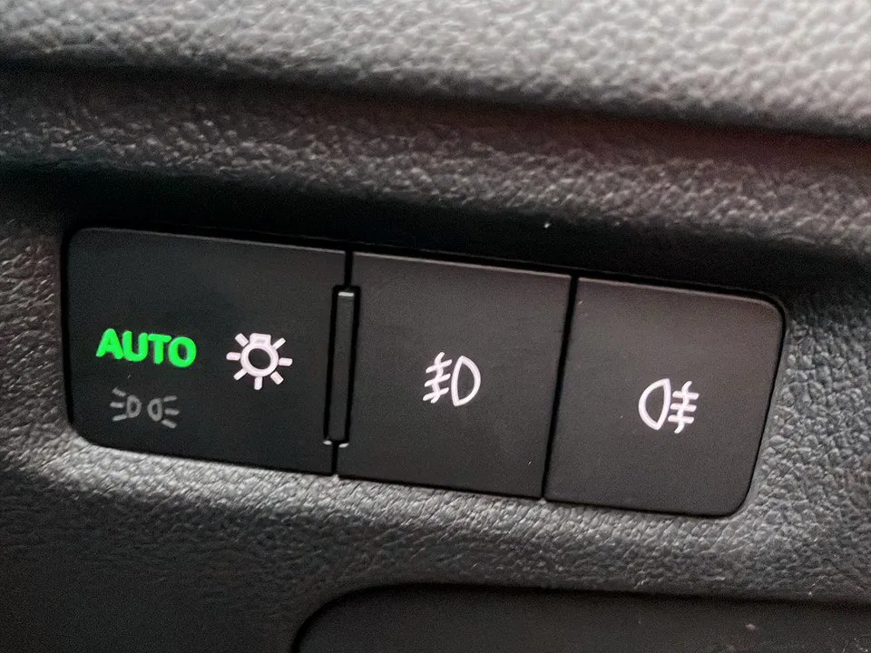 Skoda Octavia Combi 2.0 TSI RS | Bild 22 von 24