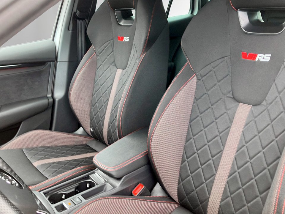 Skoda Octavia Combi 2.0 TSI RS | Bild 8 von 24