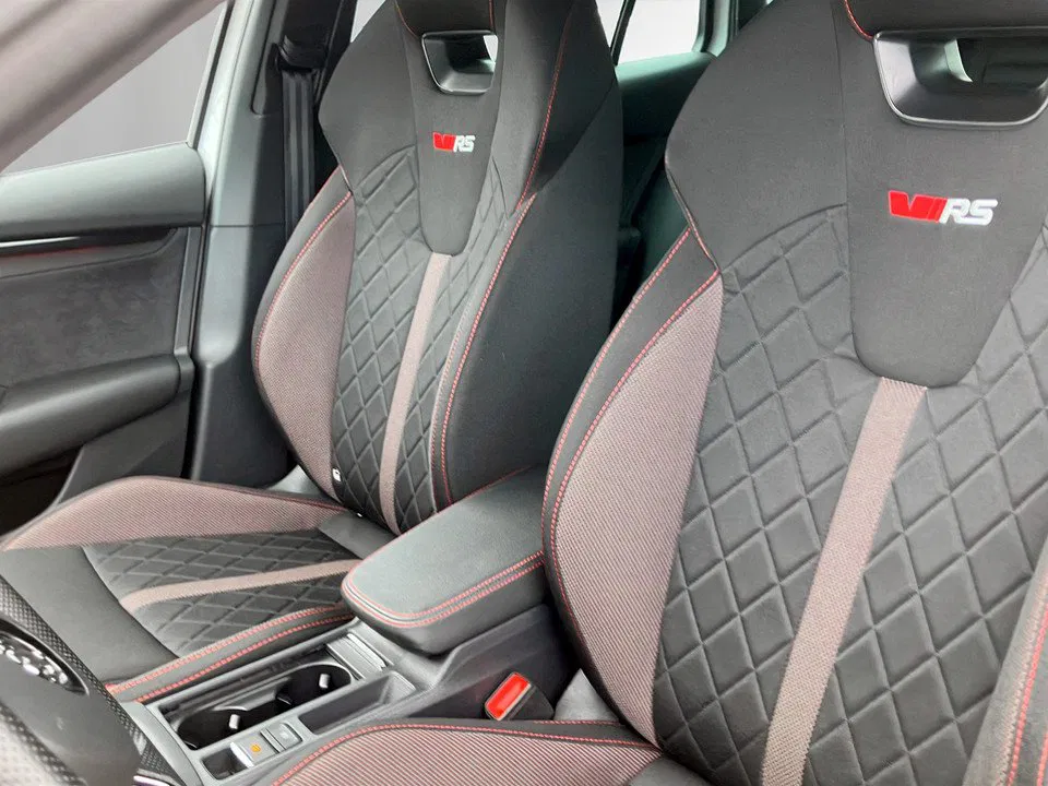 Skoda Octavia Combi 2.0 TSI RS | Bild 8 von 24