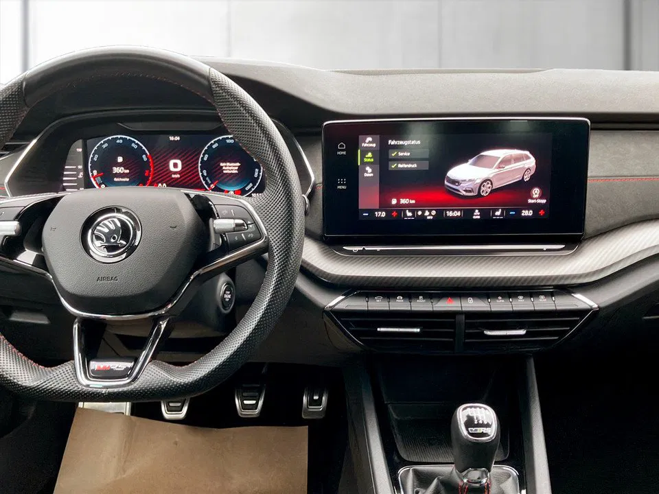 Skoda Octavia Combi 2.0 TSI RS | Bild 10 von 24