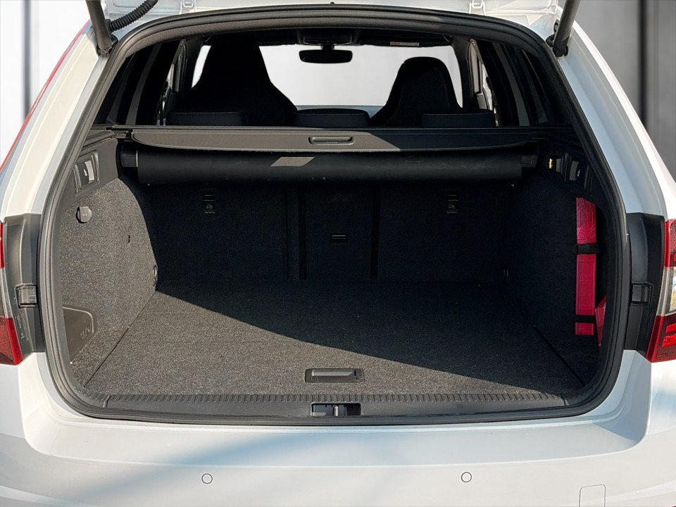 Skoda Octavia Combi 2.0 TSI  RS 245 | Bild 20 von 26