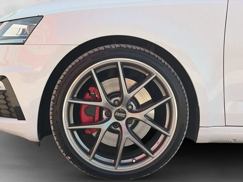 Skoda Octavia Combi 2.0 TSI RS 245 | Bild 6 von 26