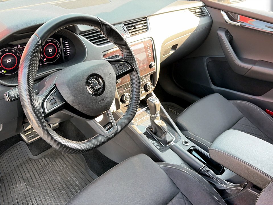 Skoda Octavia Combi 2.0 TSI  RS 245 | Bild 8 von 26
