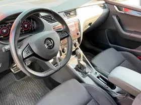 Skoda Octavia Combi 2.0 TSI RS 245 | Thumbnail 8 von 26