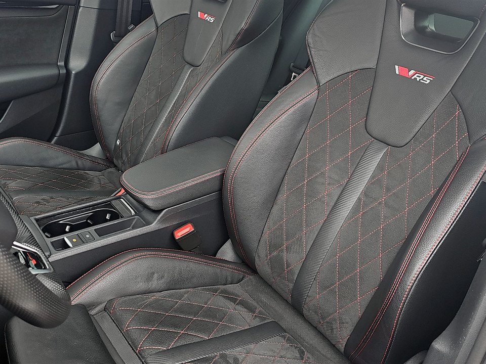 Skoda Octavia Combi 2.0 TSI DSG RS | Bild 10 von 27