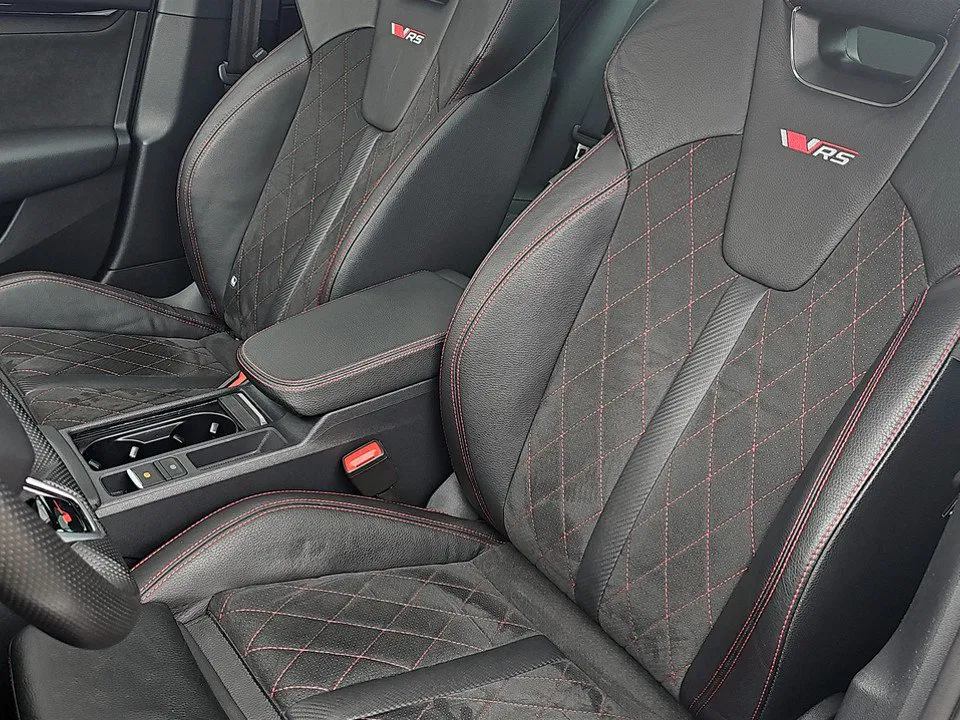 Skoda Octavia Combi 2.0 TSI DSG RS | Bild 10 von 27