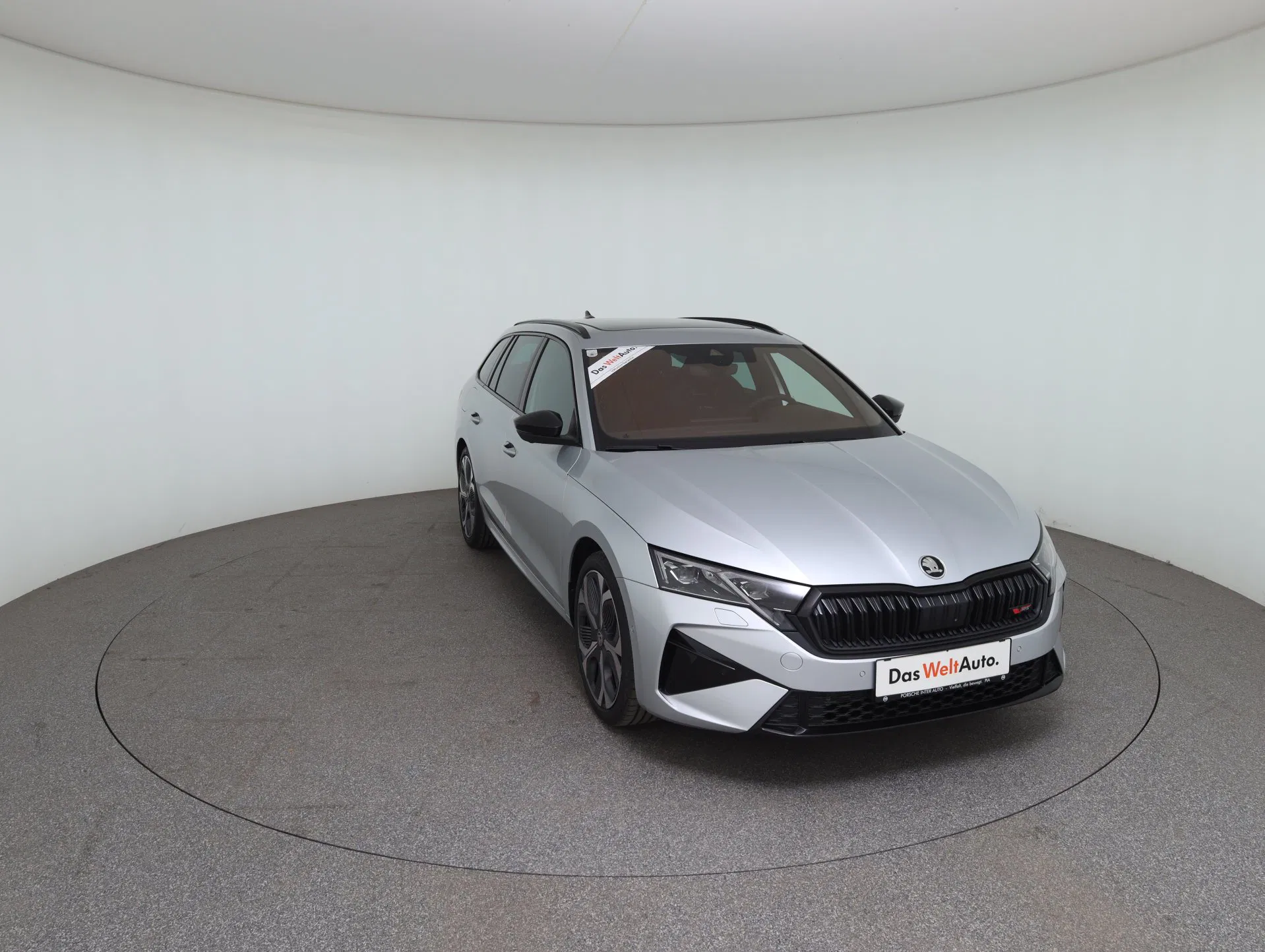 Skoda Octavia Combi 2.0 TSI DSG RS | Bild 2 von 8