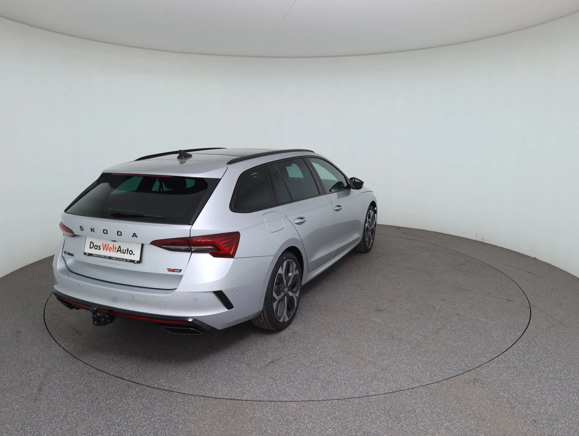 Skoda Octavia Combi 2.0 TSI DSG RS | Bild 4 von 8