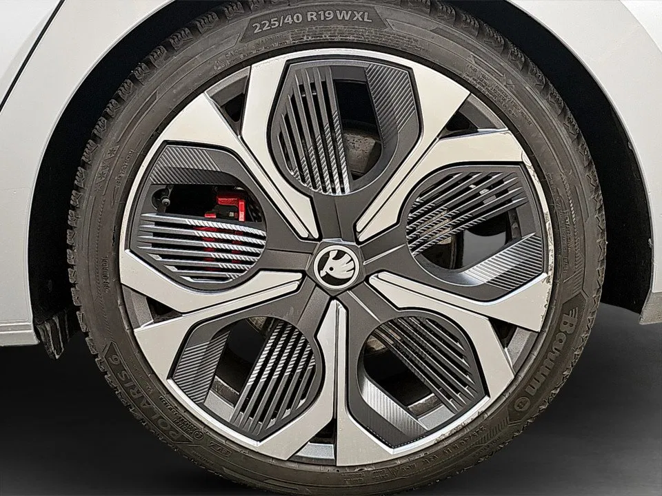 Skoda Octavia Combi 2.0 TSI DSG RS | Bild 6 von 27
