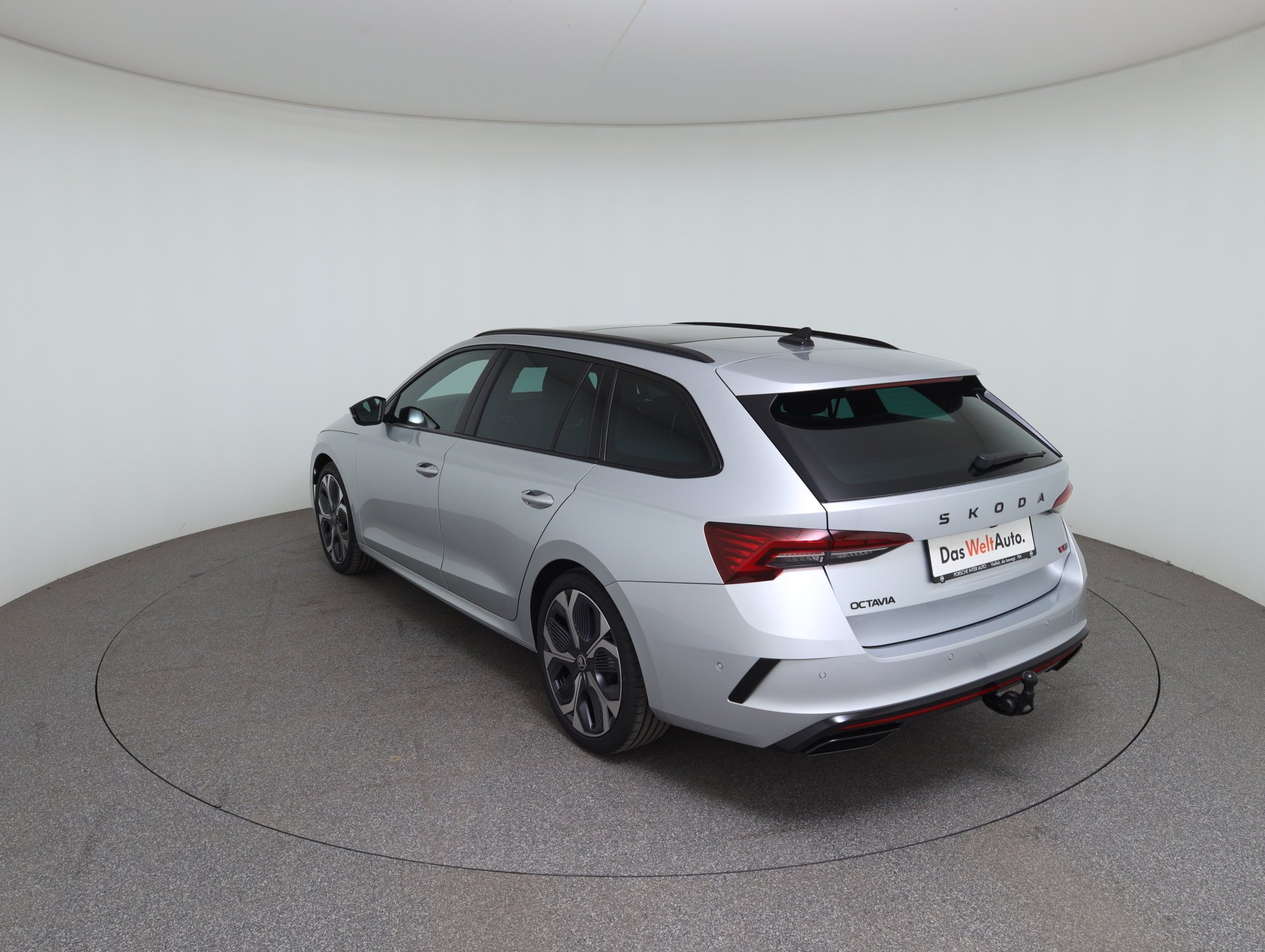 Skoda Octavia Combi 2.0 TSI DSG RS | Bild 5 von 8