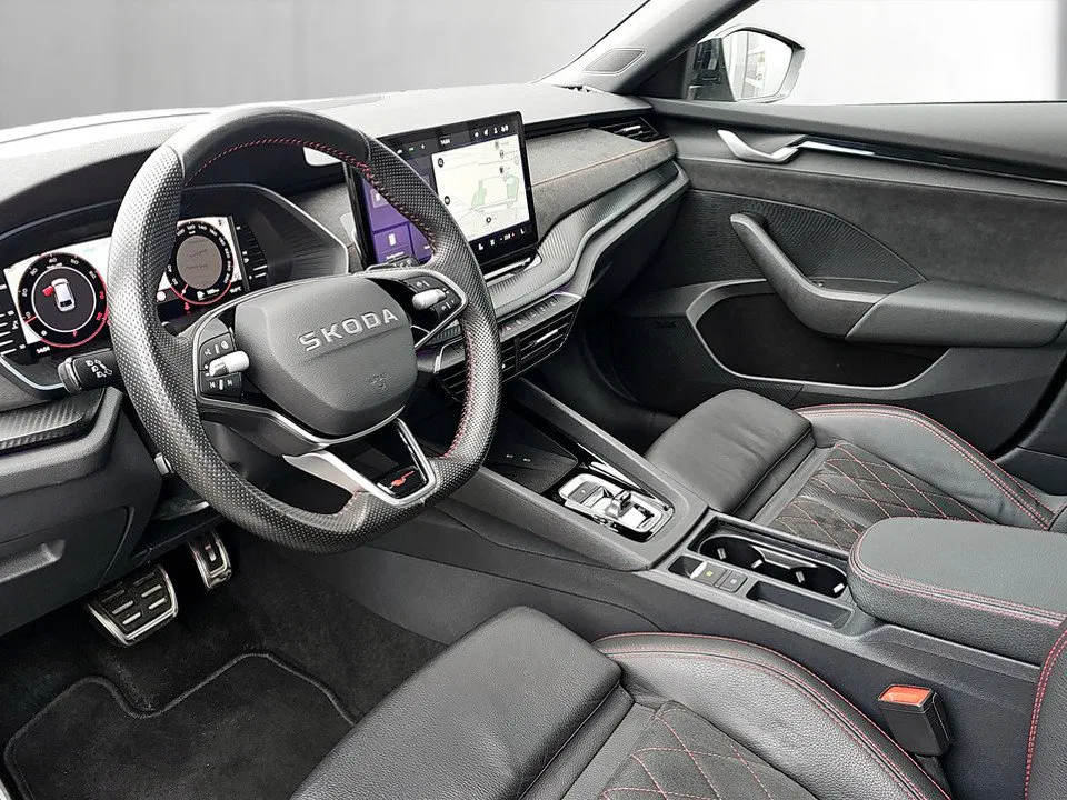 Skoda Octavia Combi 2.0 TSI DSG RS | Bild 12 von 27