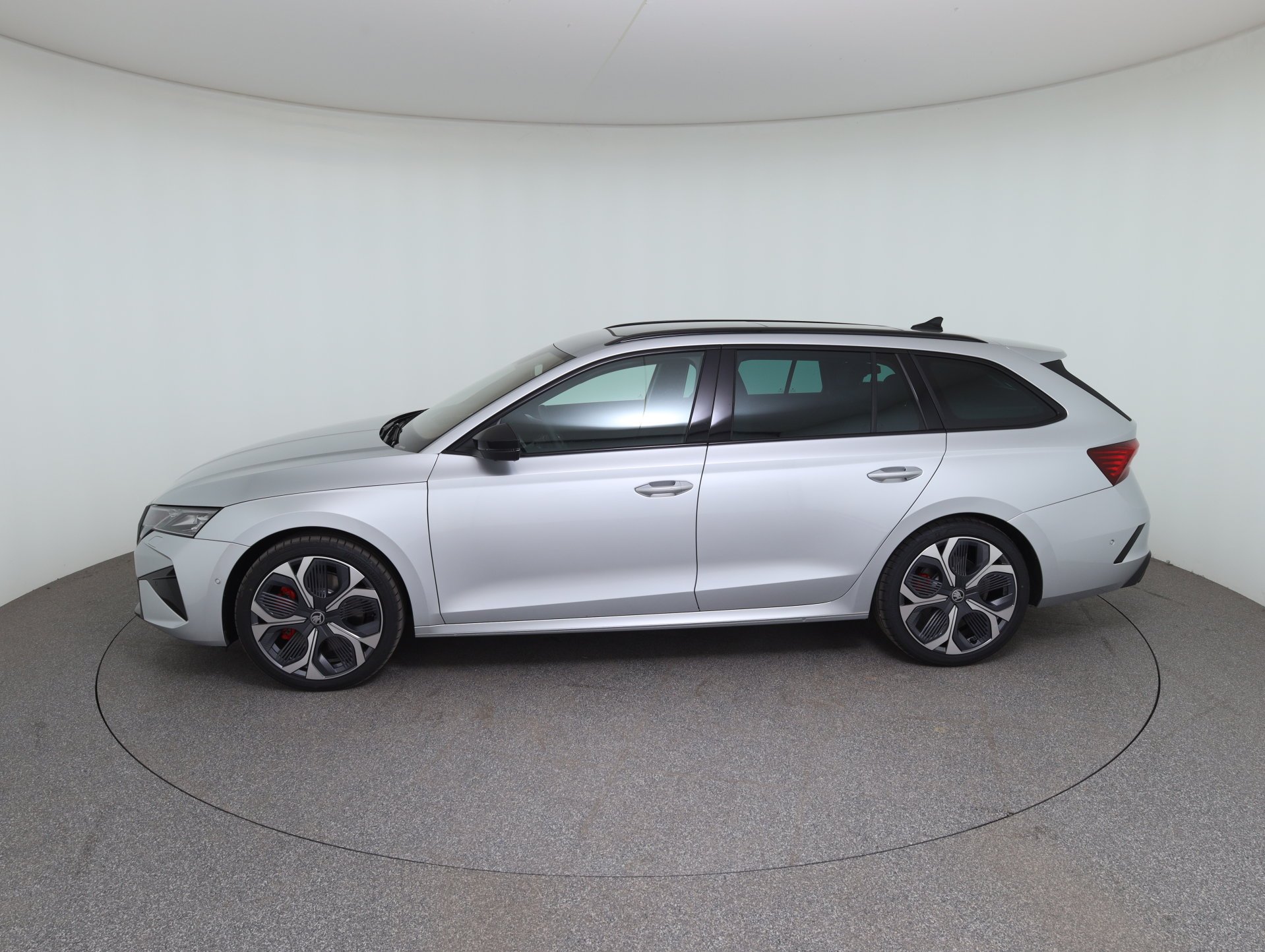 Skoda Octavia Combi 2.0 TSI DSG RS | Bild 7 von 8
