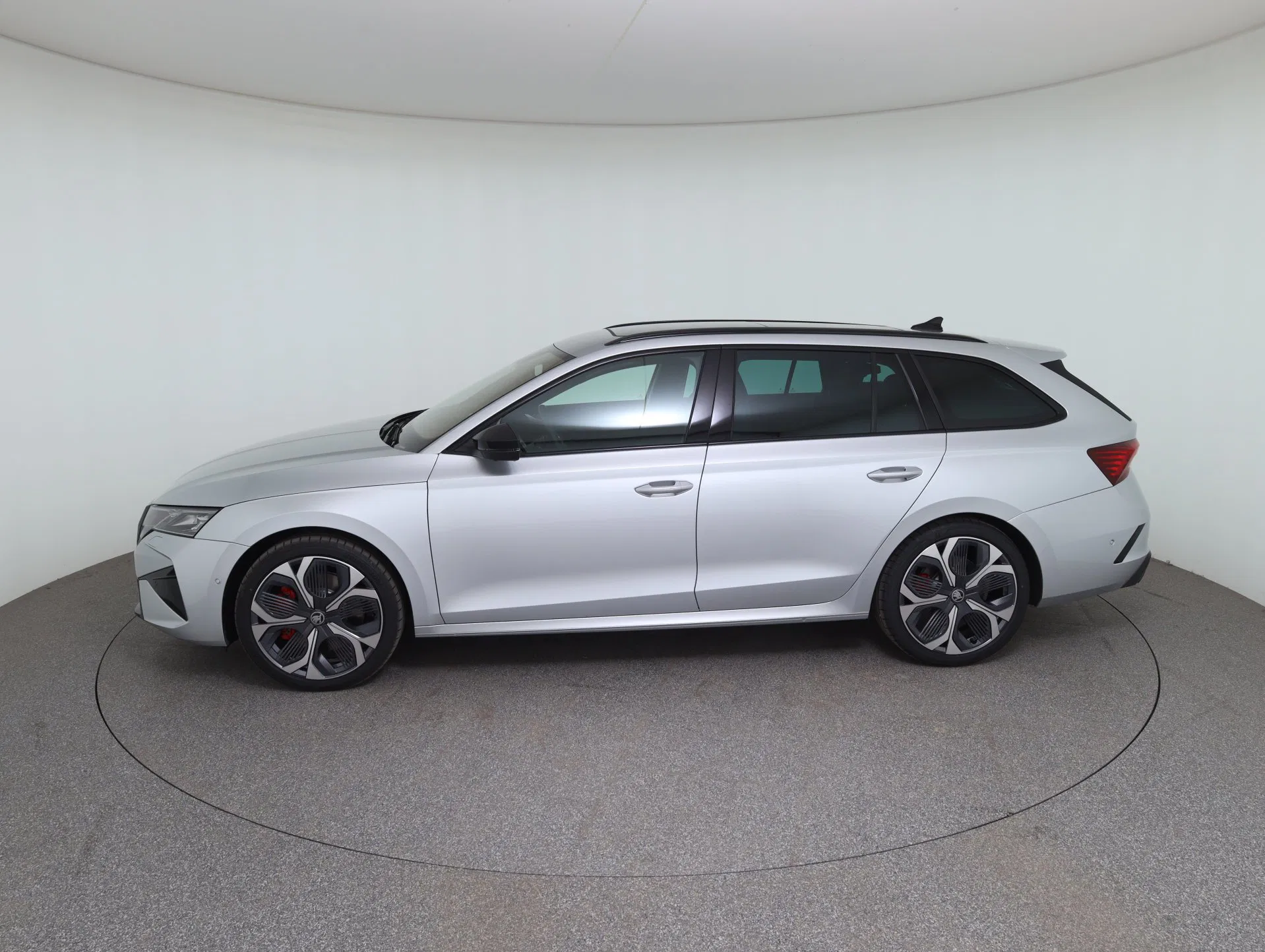 Skoda Octavia Combi 2.0 TSI DSG RS | Bild 7 von 8