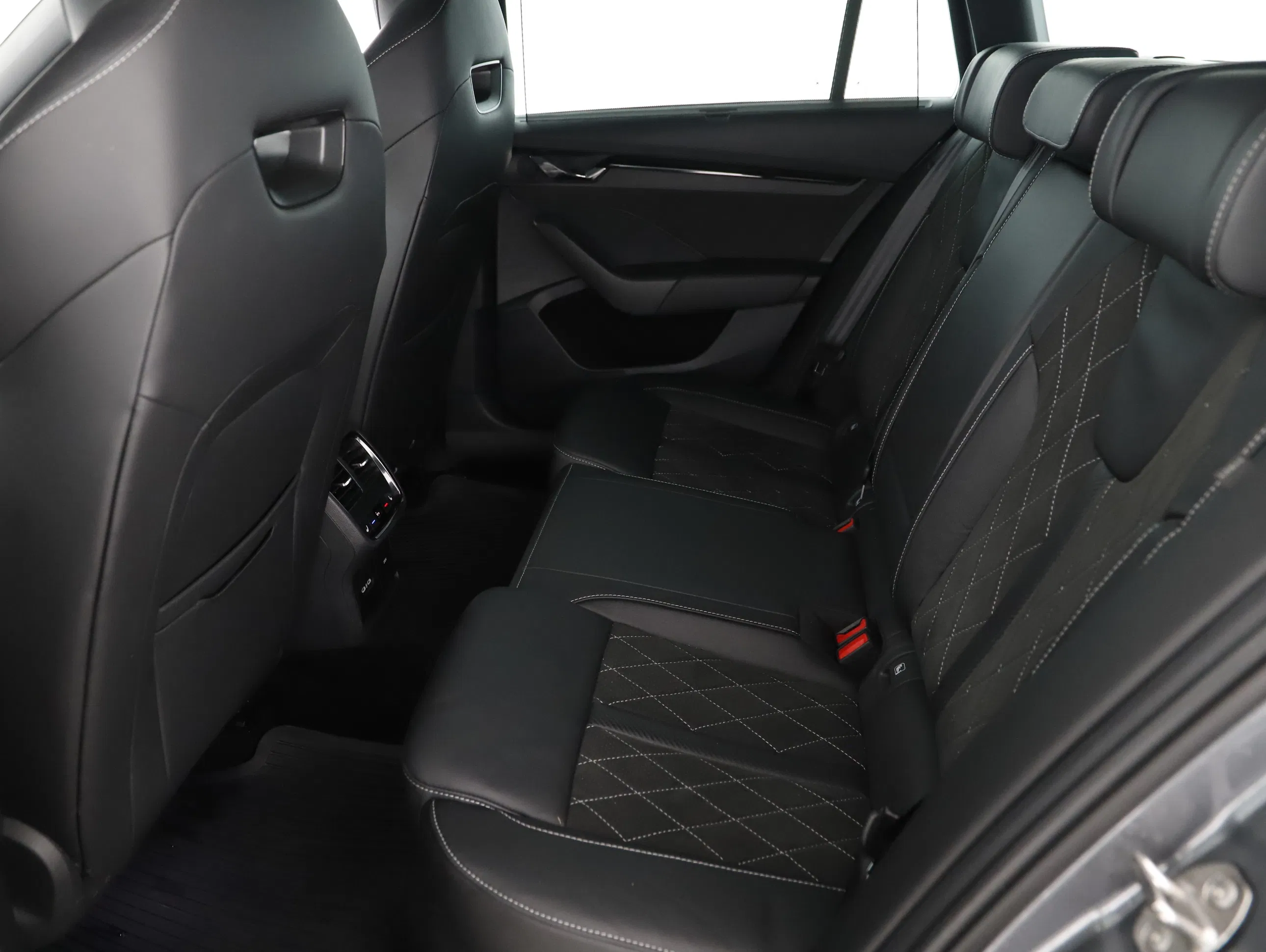 Skoda Octavia Combi 1.4 TSI RS iV | Bild 10 von 28