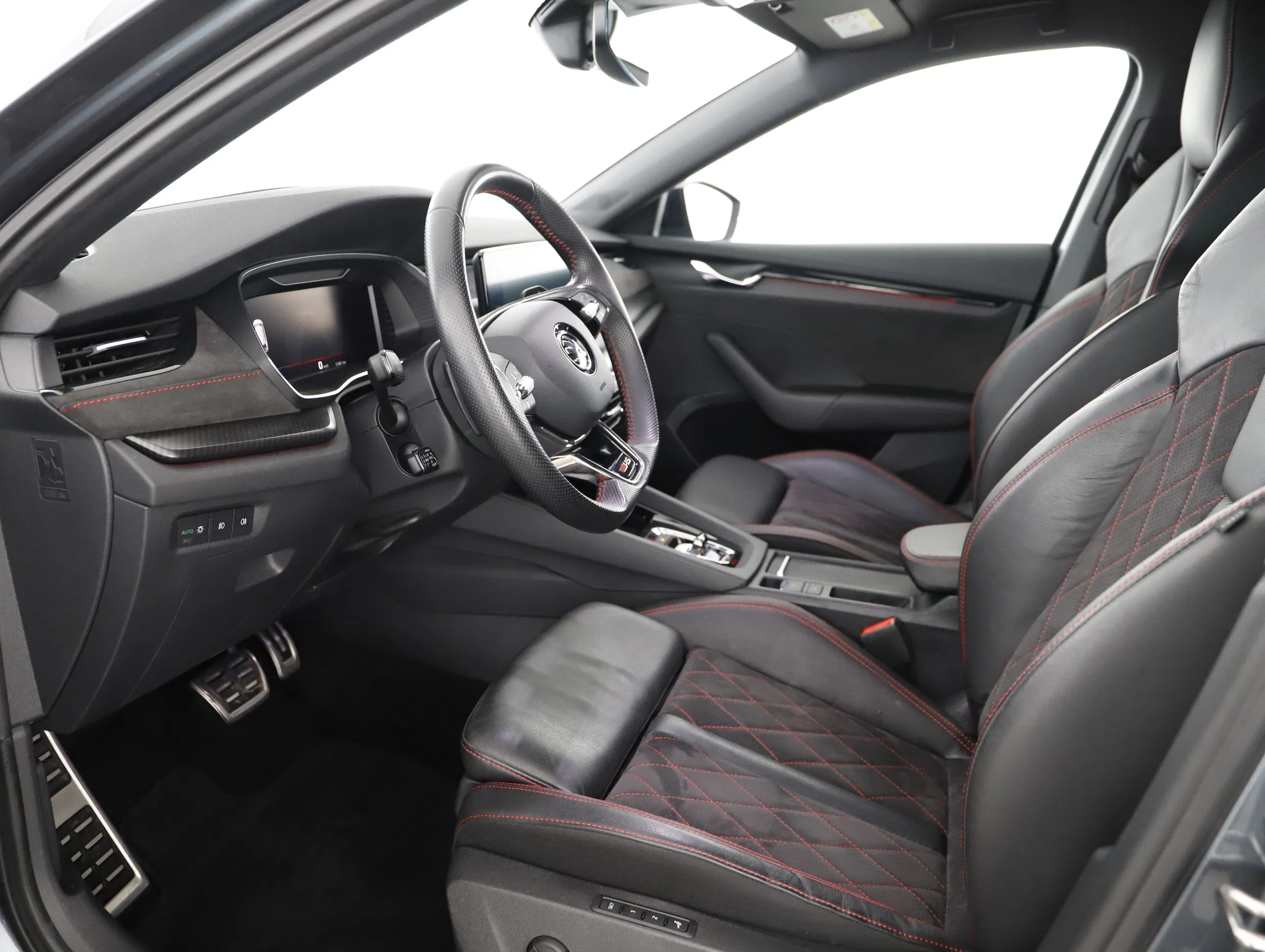 Skoda Octavia Combi 1.4 TSI RS iV | Bild 14 von 31