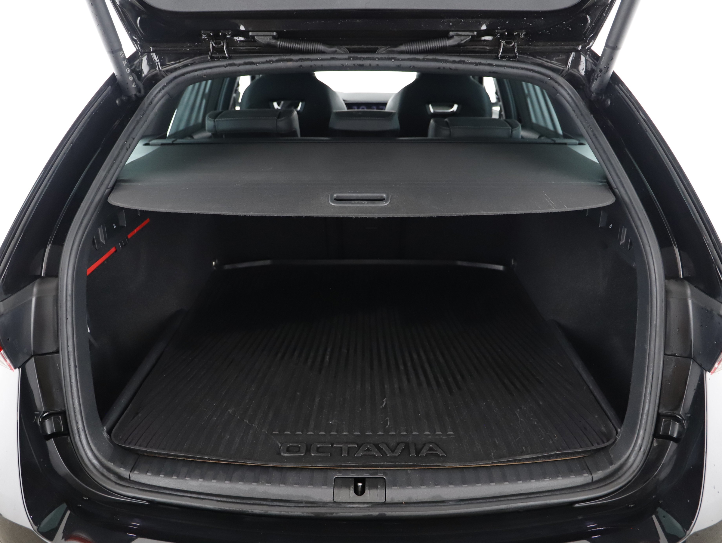 Skoda Octavia Combi 1.4 TSI RS iV | Bild 17 von 24