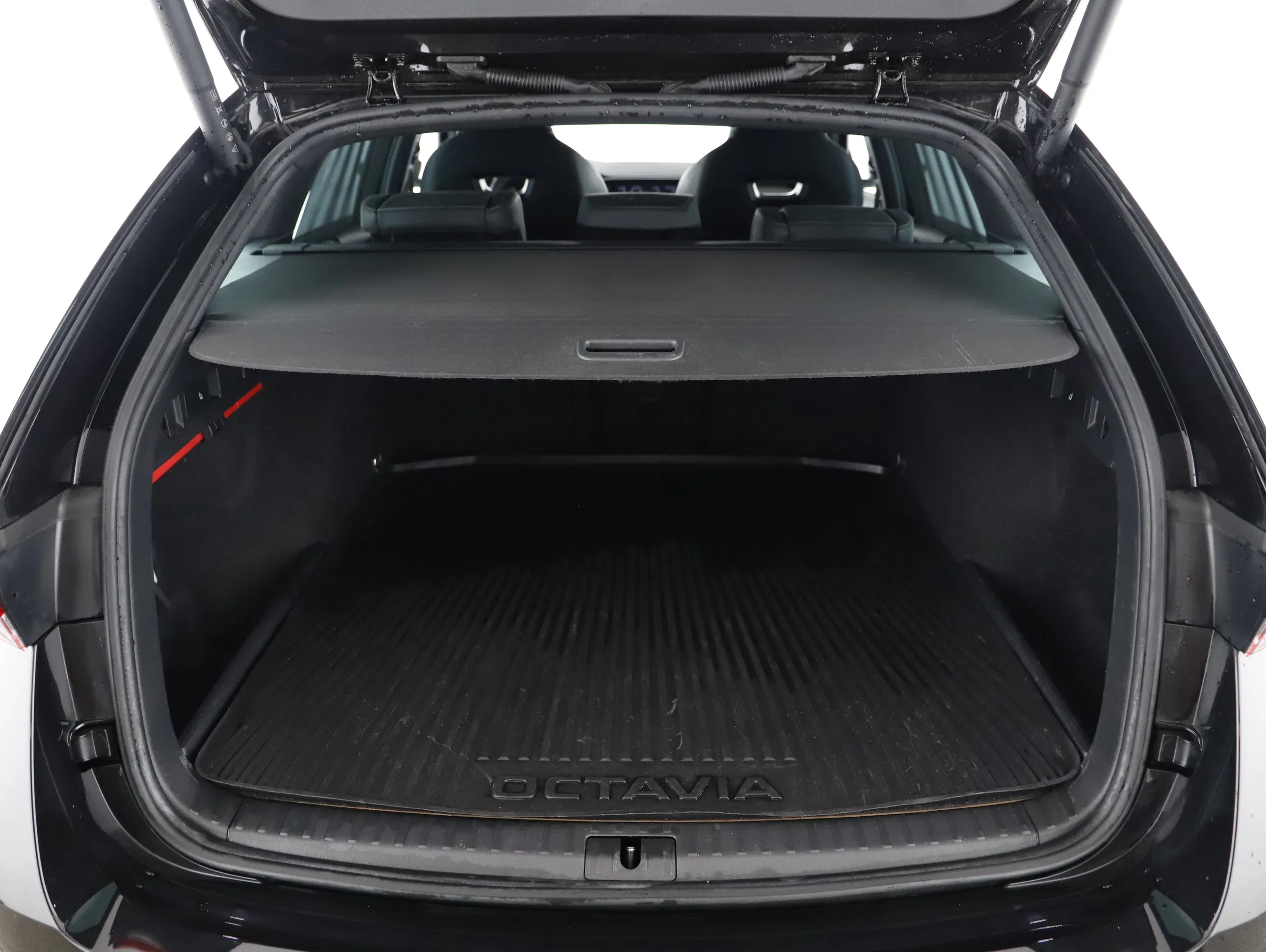 Skoda Octavia Combi 1.4 TSI RS iV | Bild 17 von 24