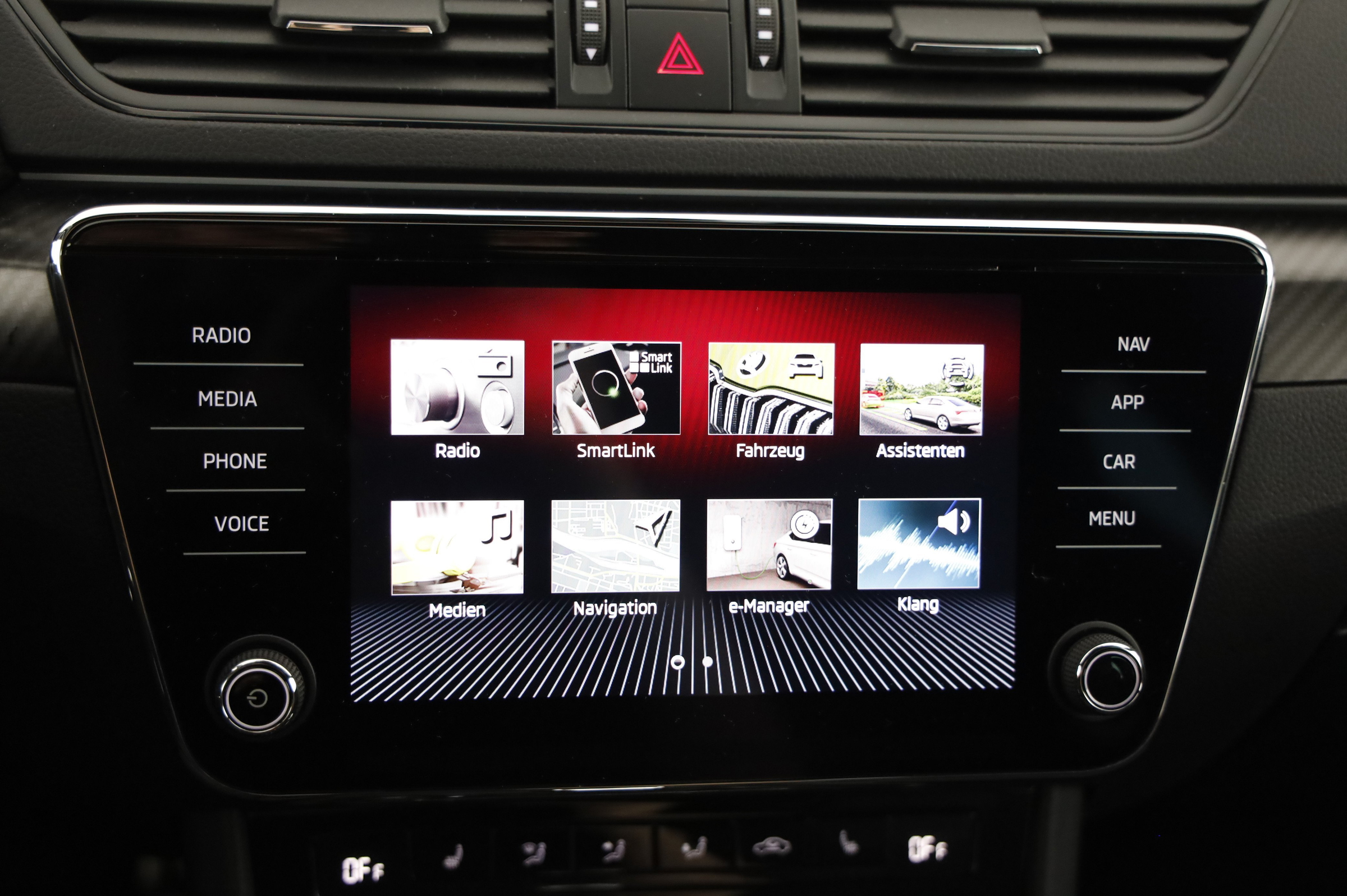 Skoda Superb Combi 1.4 TSI iV Sportline | Bild 16 von 27