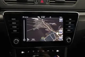 Skoda Superb Combi 1.4 TSI iV Sportline | Thumbnail 17 von 27