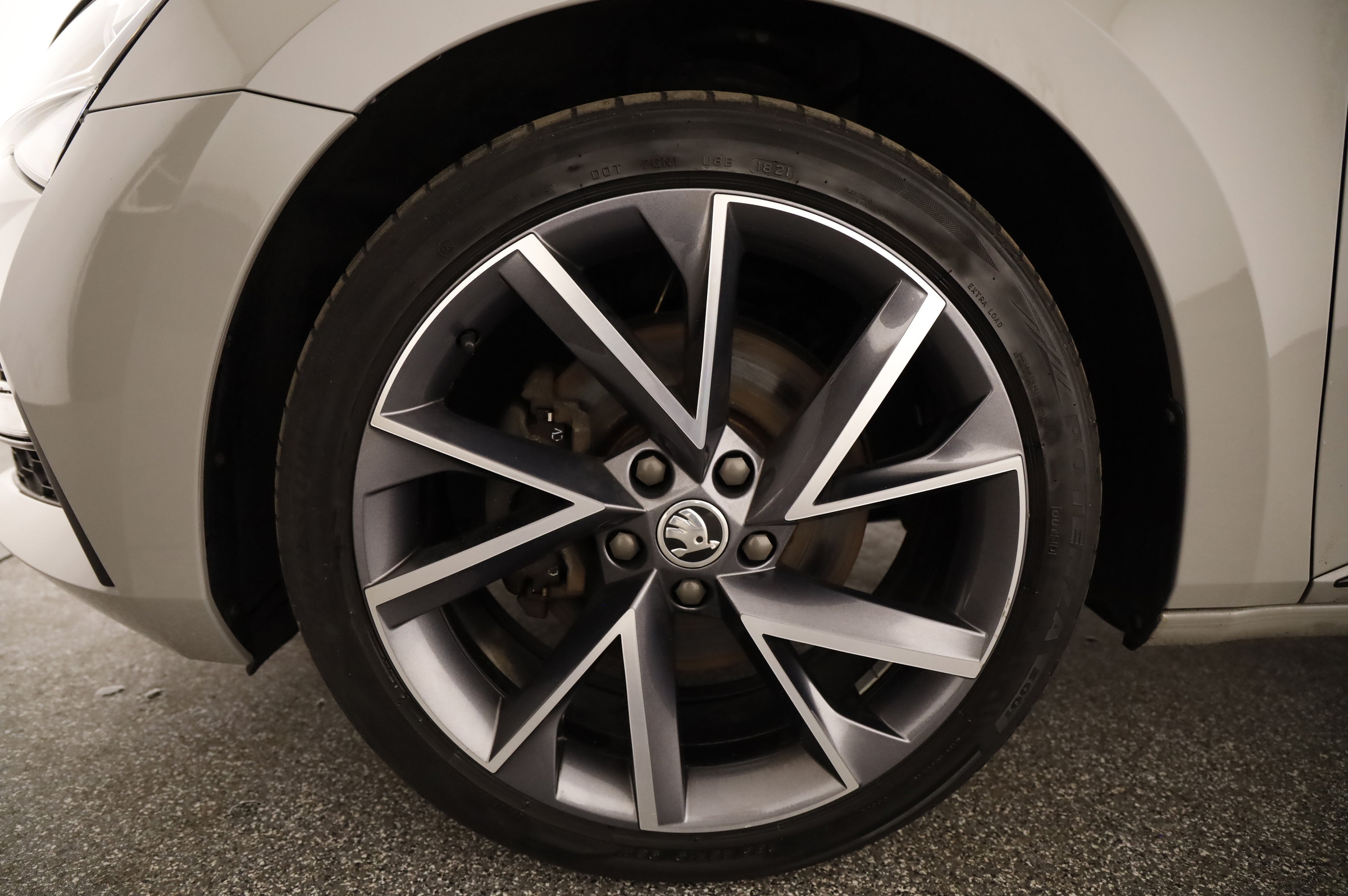 Skoda Superb Combi 1.4 TSI iV Sportline | Bild 5 von 27