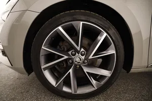 Skoda Superb Combi 1.4 TSI iV Sportline | Thumbnail 5 von 27