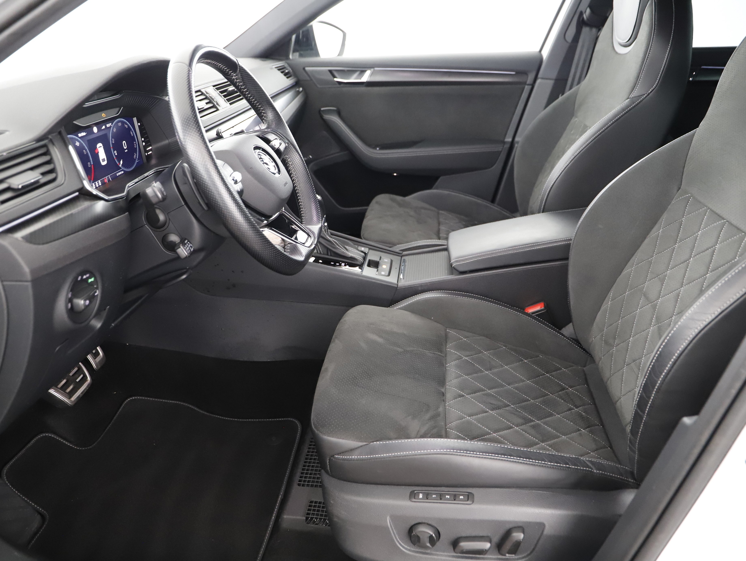 Bild eines Skoda Superb Combi 1.4 TSI iV Sportline