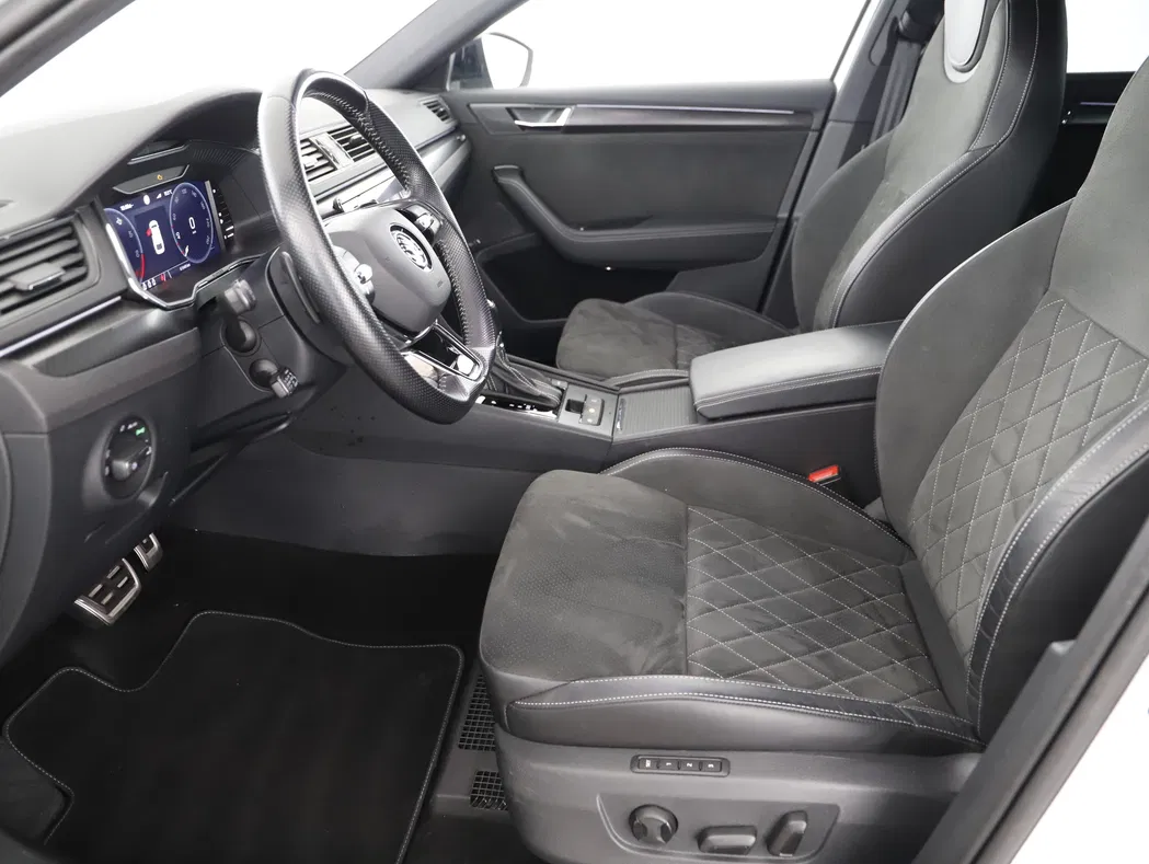 Bild eines Skoda Superb Combi 1.4 TSI iV Sportline