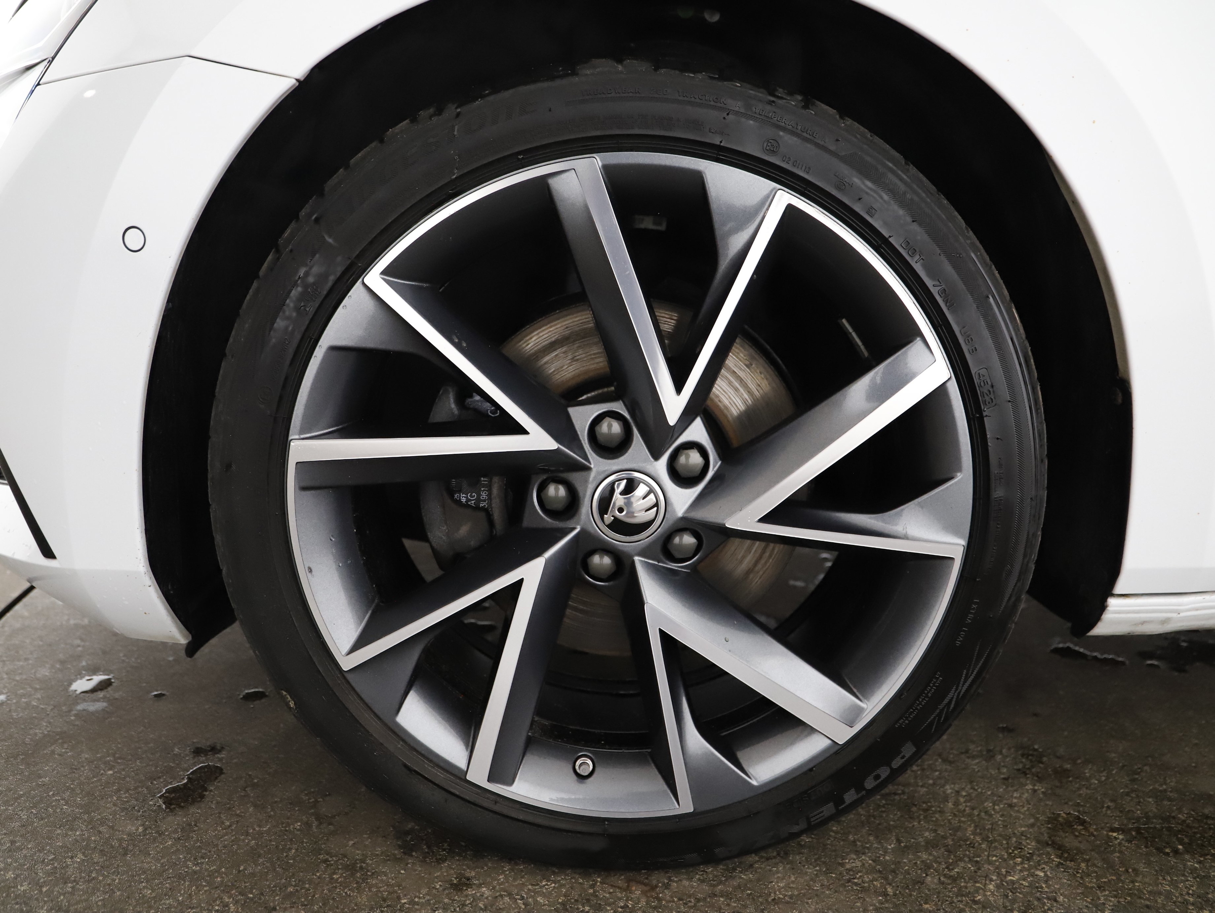 Skoda Superb Combi 1.4 TSI iV Sportline | Bild 24 von 24