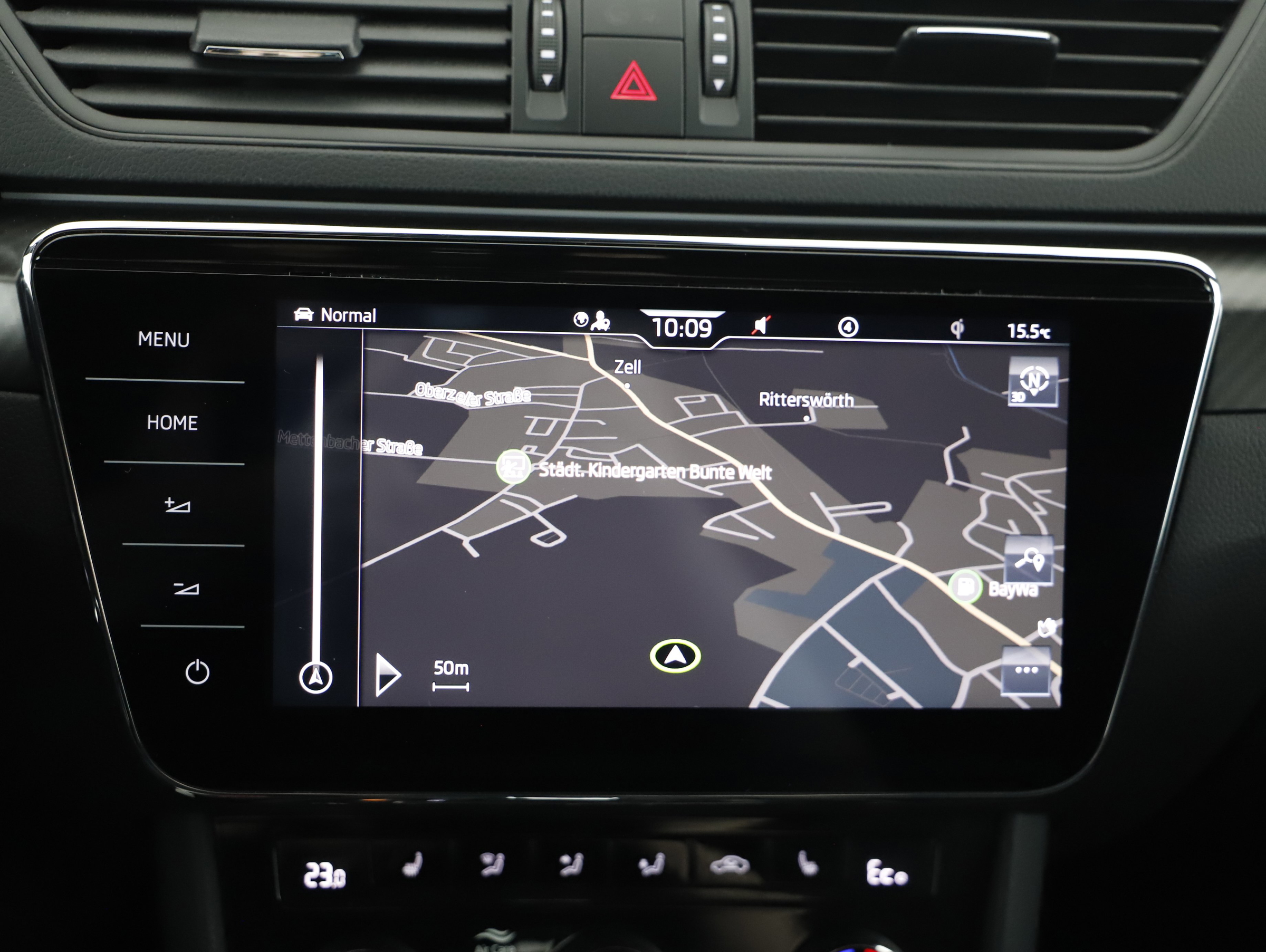 Skoda Superb Combi 1.4 TSI iV Sportline | Bild 15 von 24