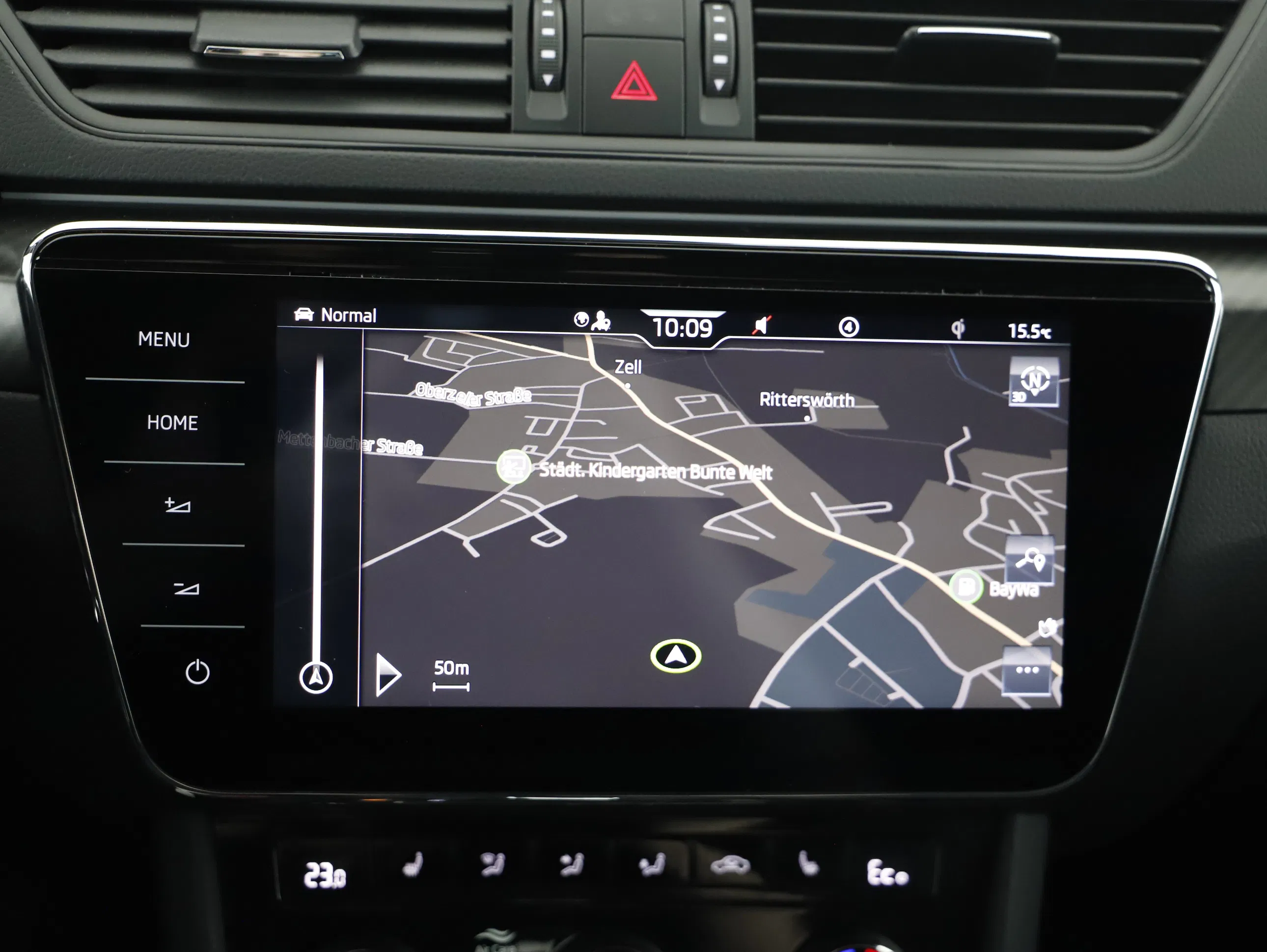 Skoda Superb Combi 1.4 TSI iV Sportline | Bild 15 von 24
