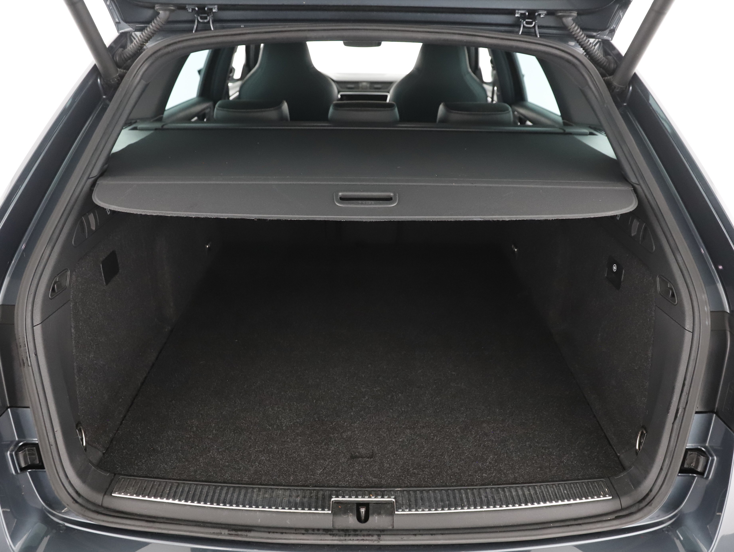 Skoda Superb Combi 1.4 TSI iV Sportline | Bild 28 von 31