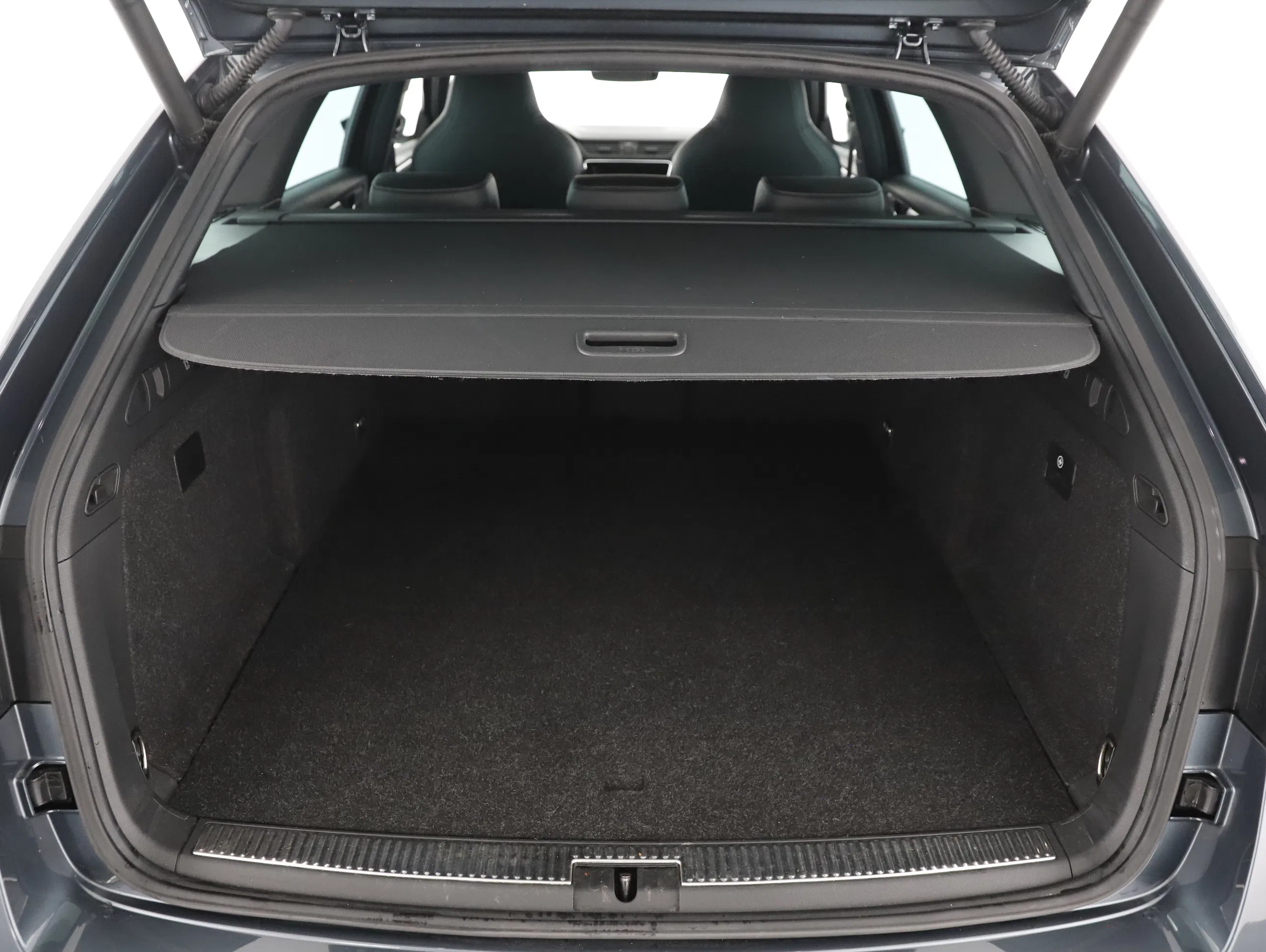 Skoda Superb Combi 1.4 TSI iV Sportline | Bild 28 von 31