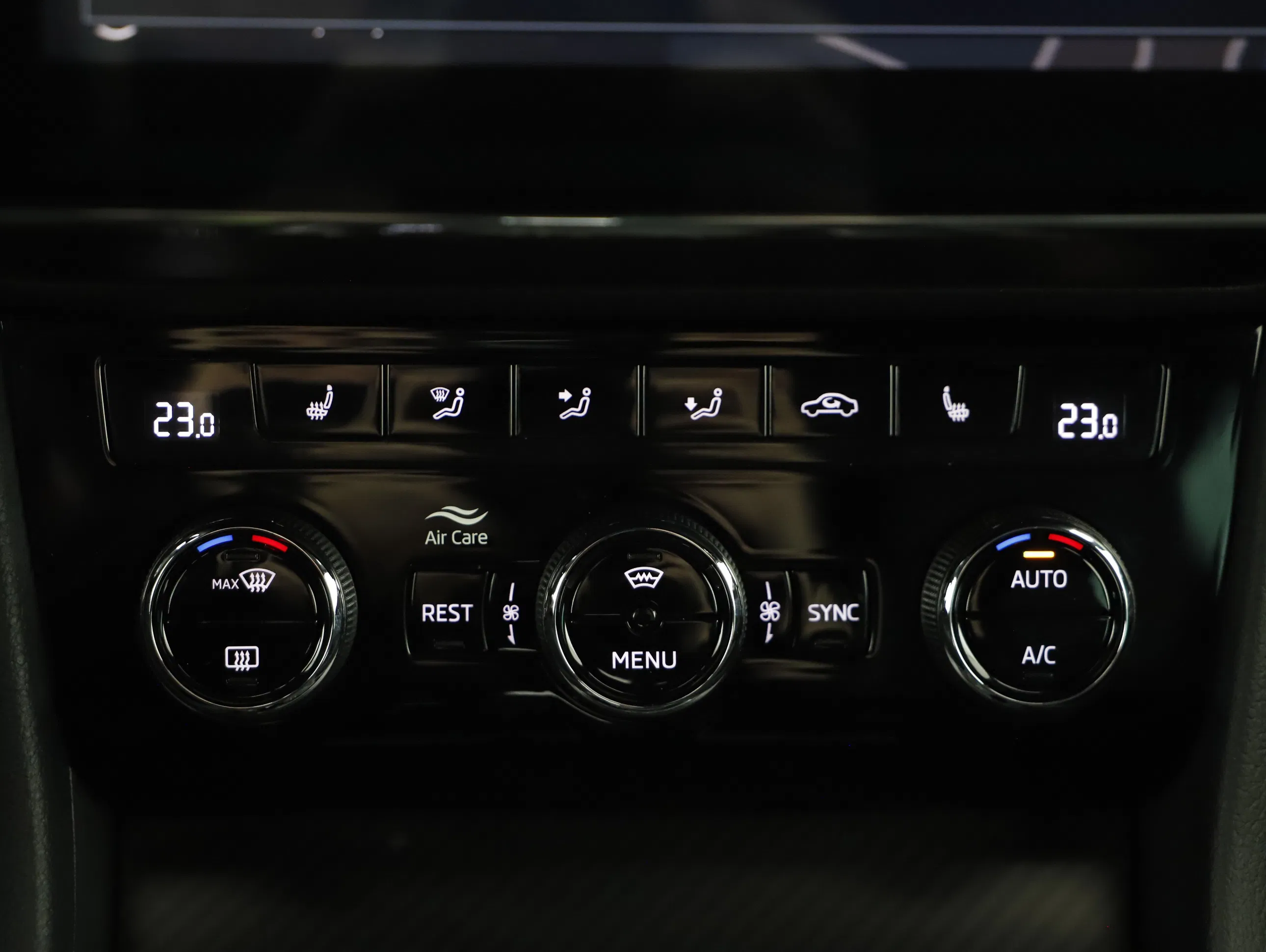 Skoda Superb Combi 1.4TSI iV Sportline | Bild 18 von 25