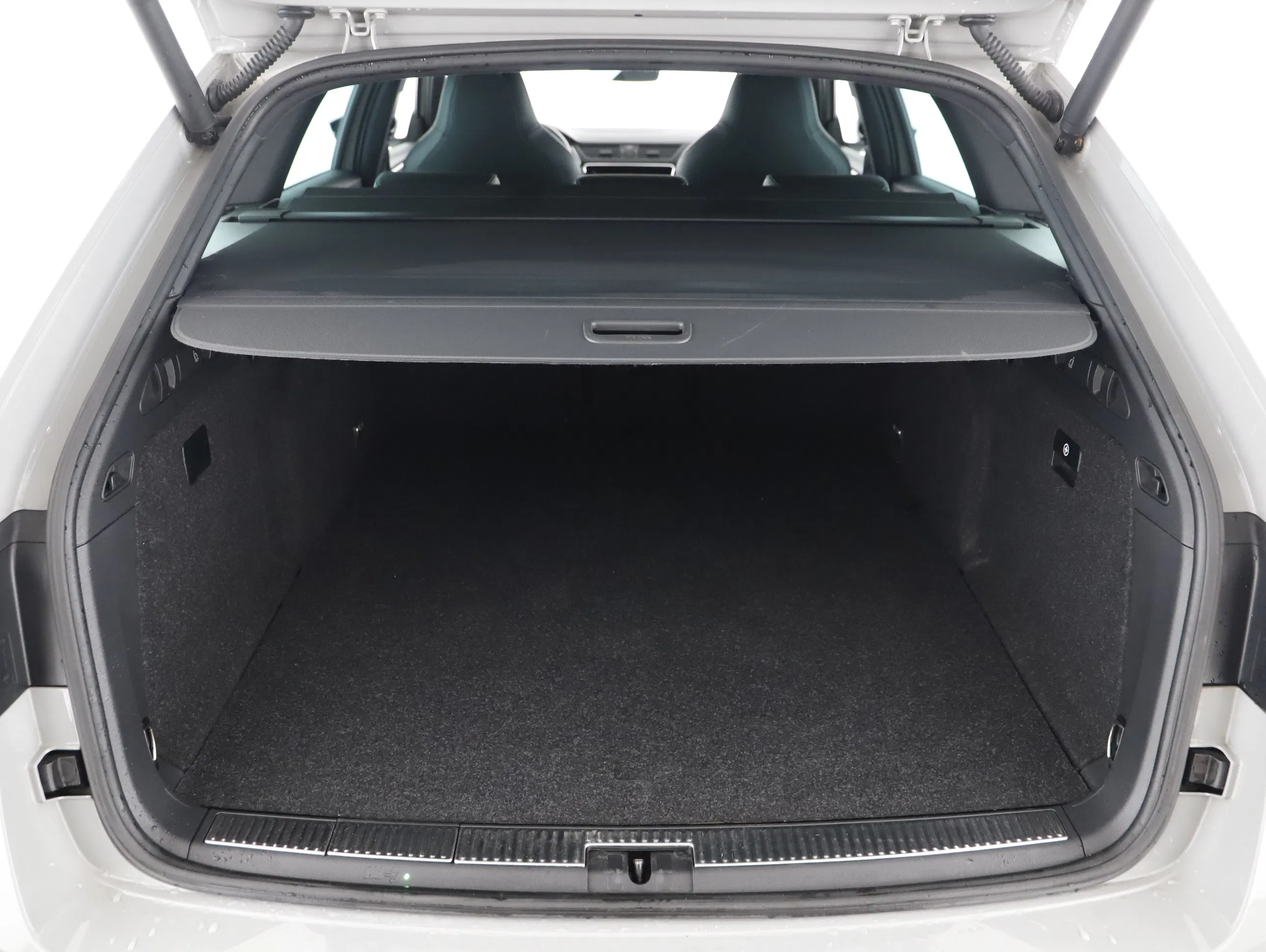 Skoda Superb Combi 1.4TSI iV Sportline | Bild 20 von 25