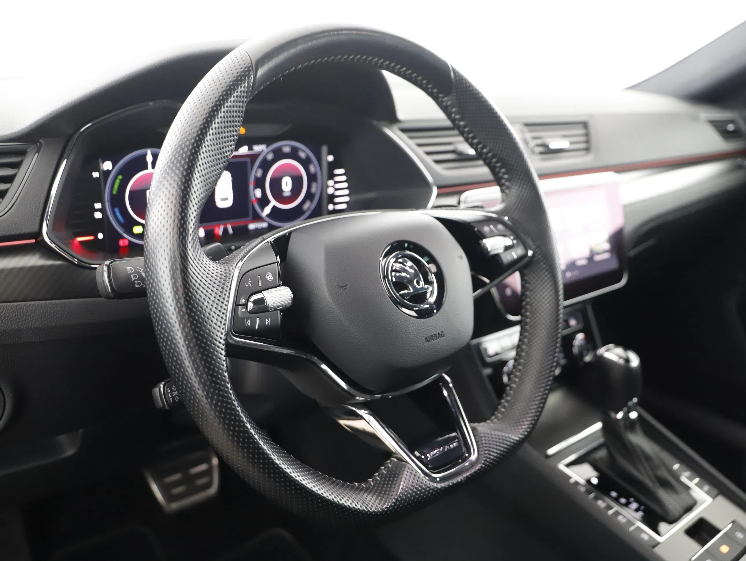 Skoda Superb Combi 1.4TSI iV Sportline | Bild 9 von 25